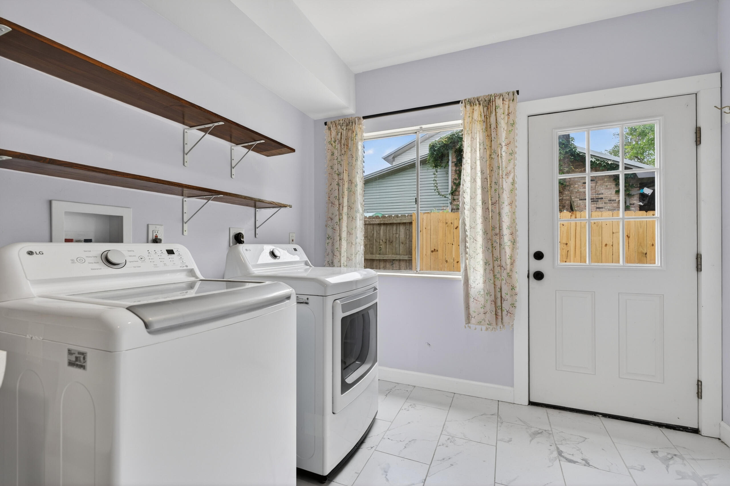 LAKE LORRAINE ESTATES 1 - Residential