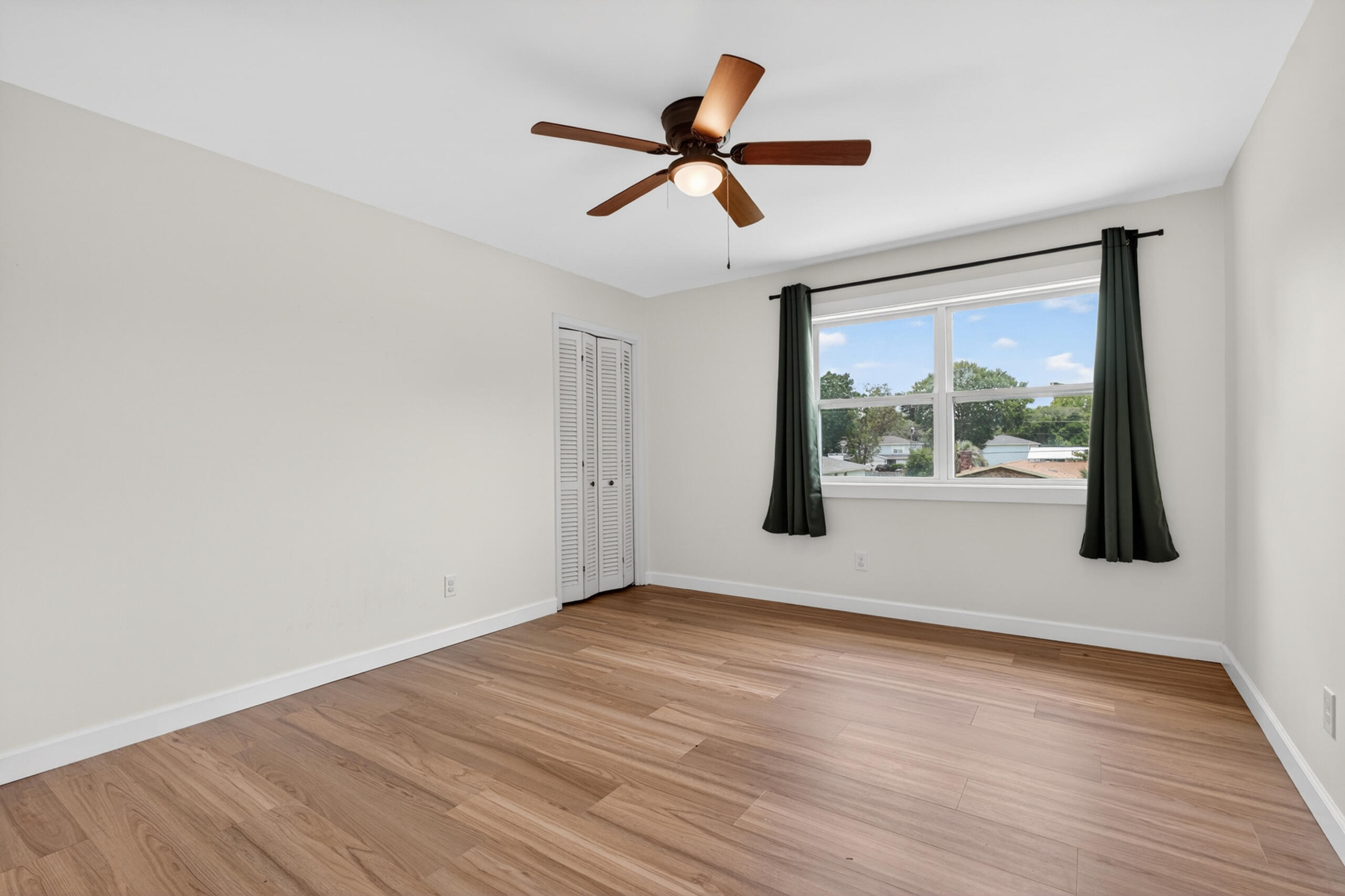LAKE LORRAINE ESTATES 1 - Residential