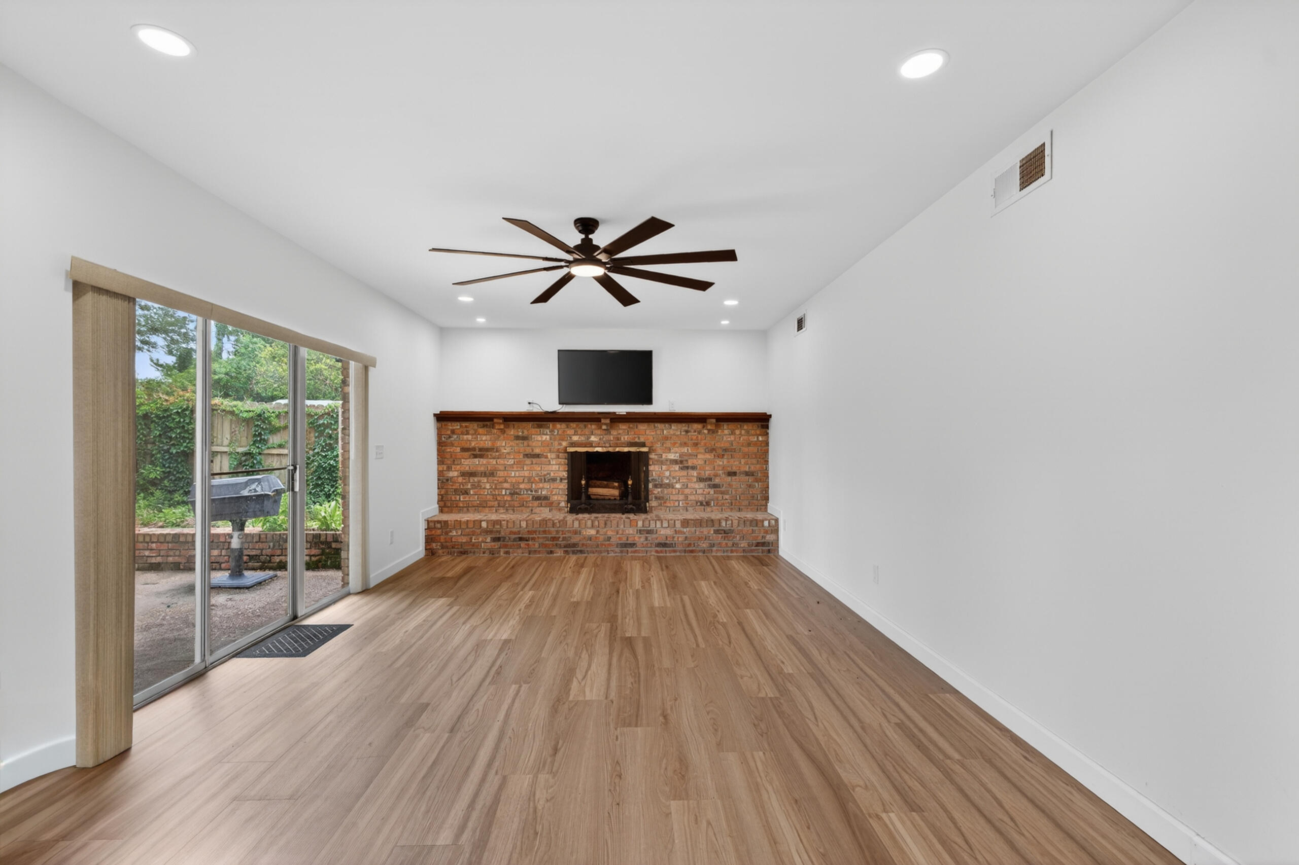 LAKE LORRAINE ESTATES 1 - Residential