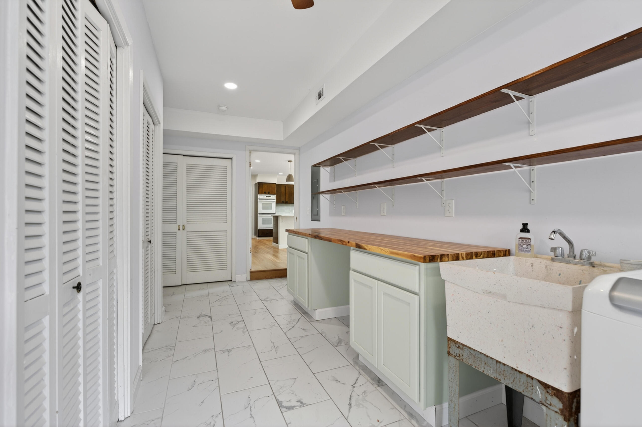 LAKE LORRAINE ESTATES 1 - Residential