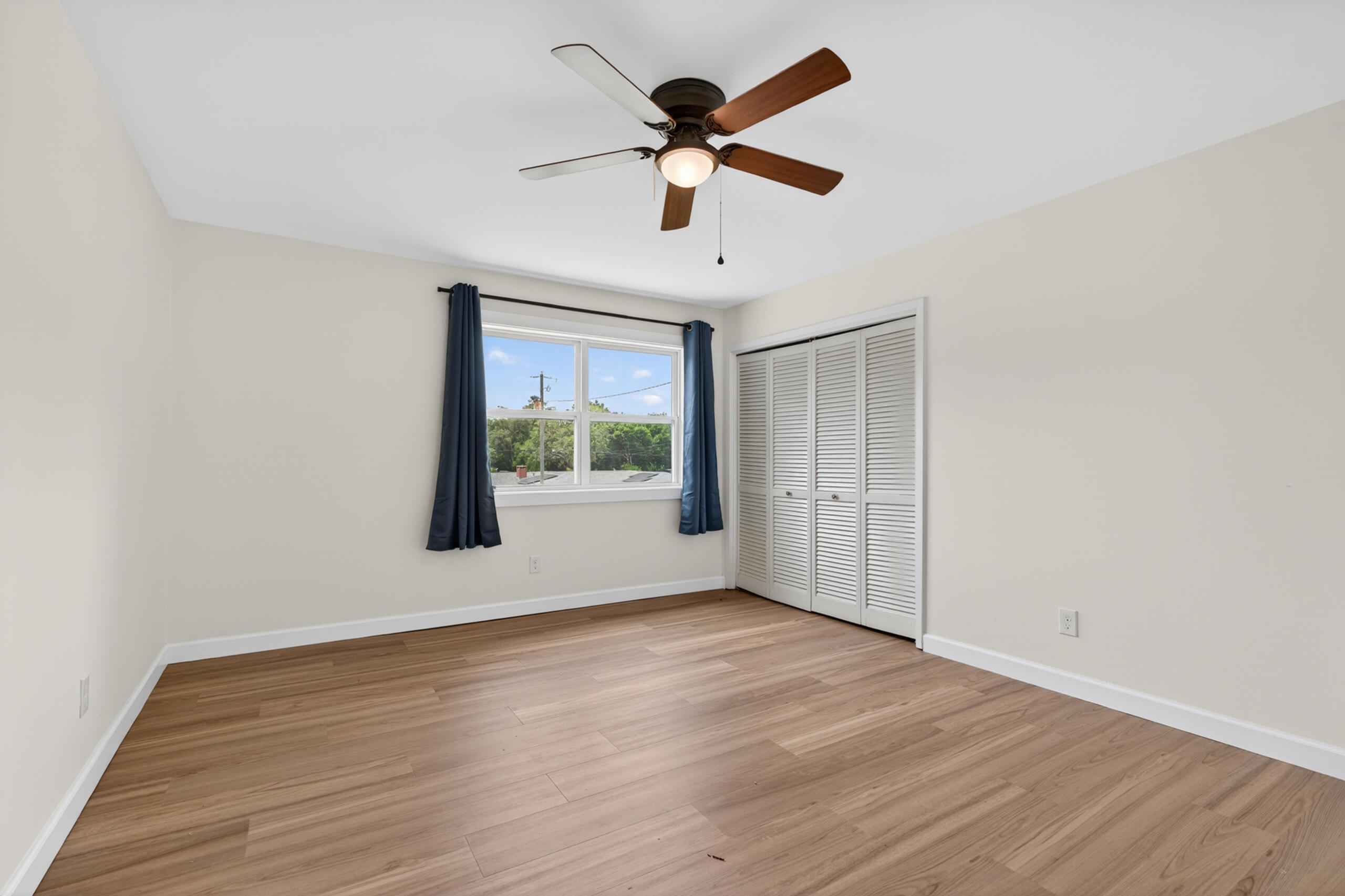LAKE LORRAINE ESTATES 1 - Residential