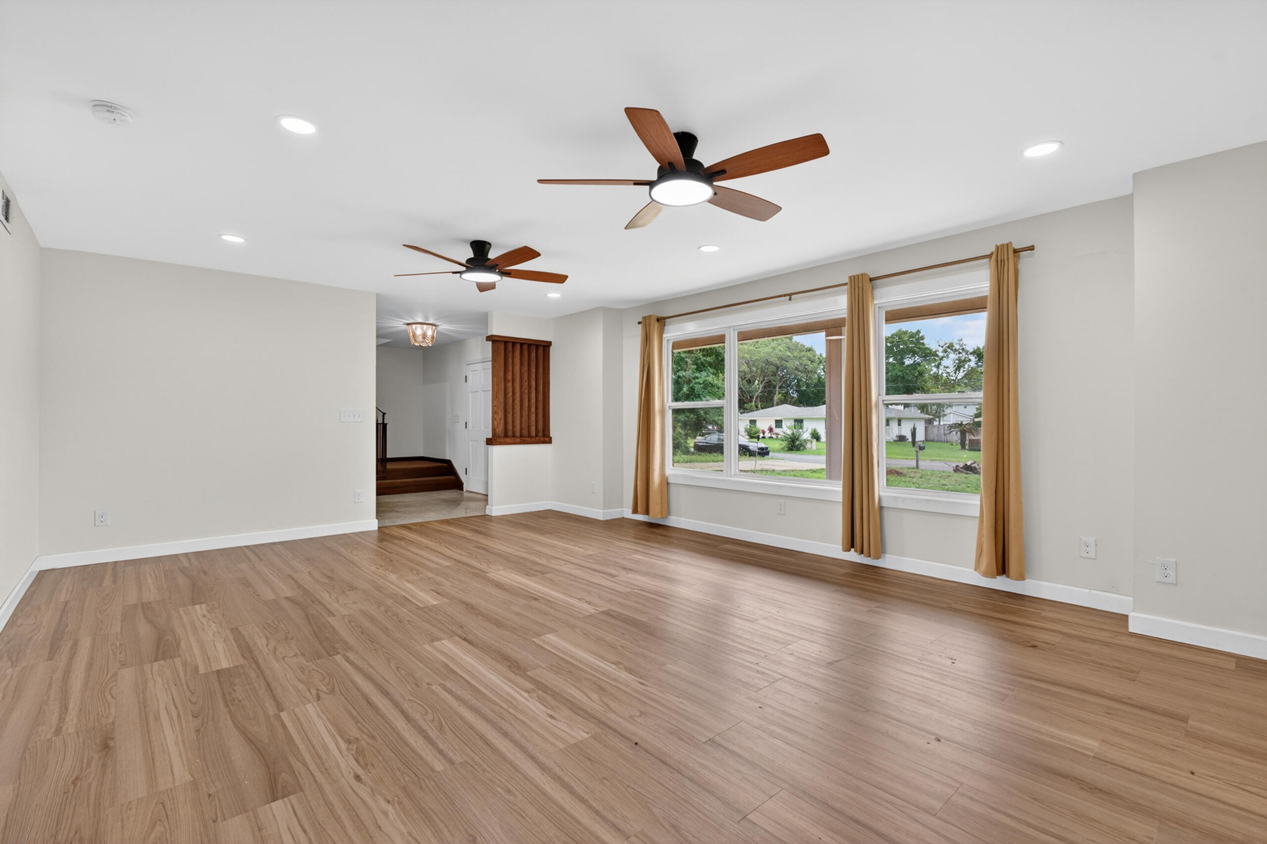 LAKE LORRAINE ESTATES 1 - Residential