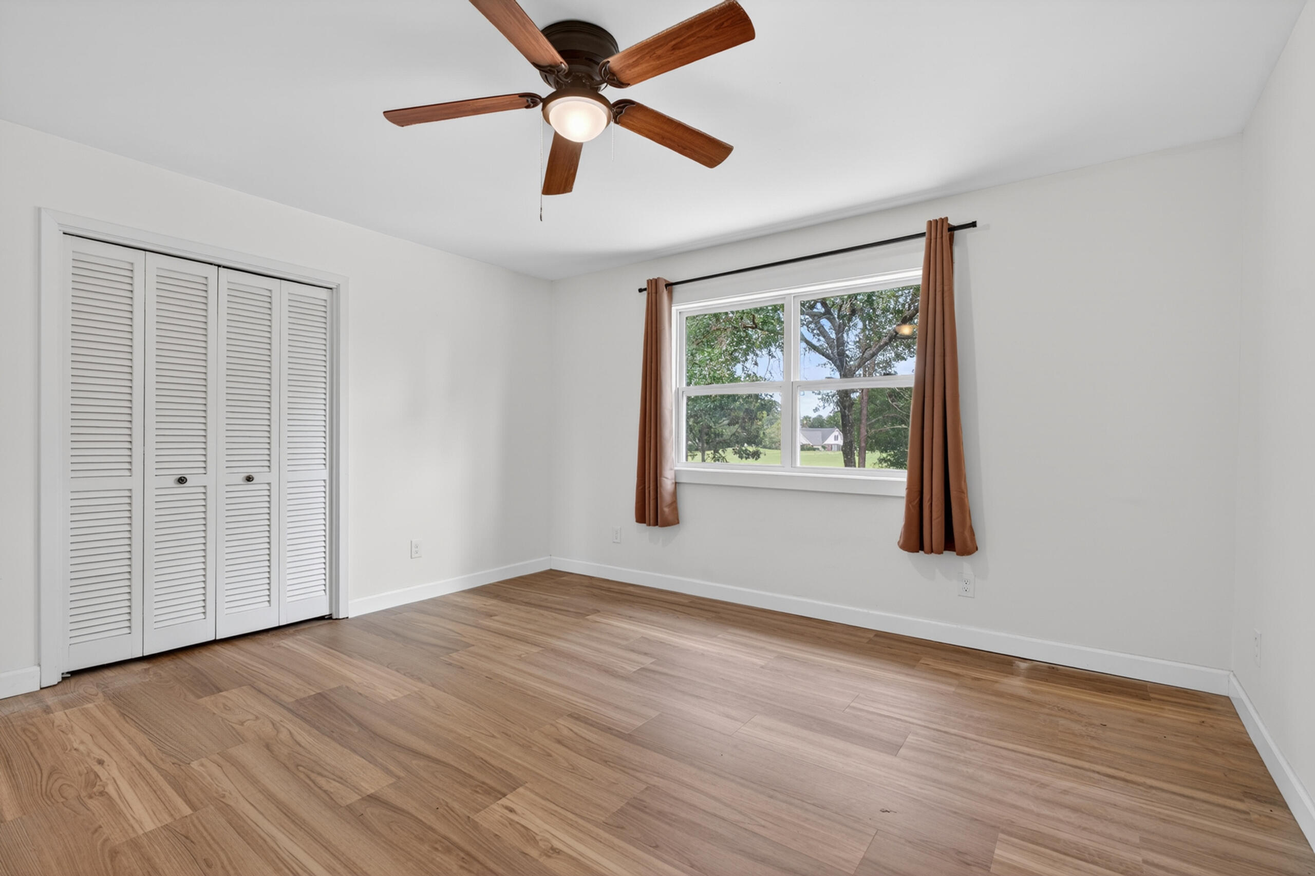 LAKE LORRAINE ESTATES 1 - Residential