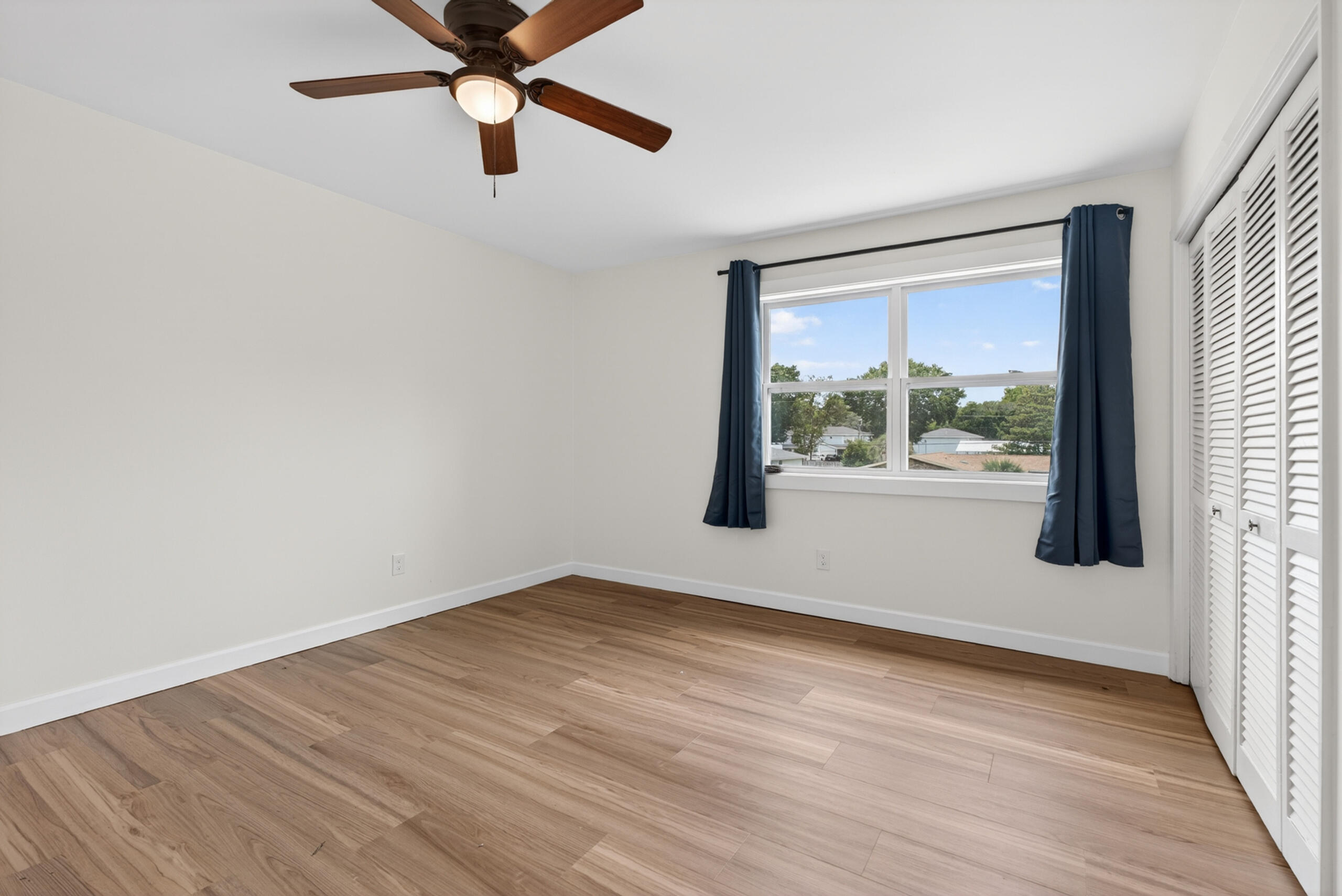 LAKE LORRAINE ESTATES 1 - Residential