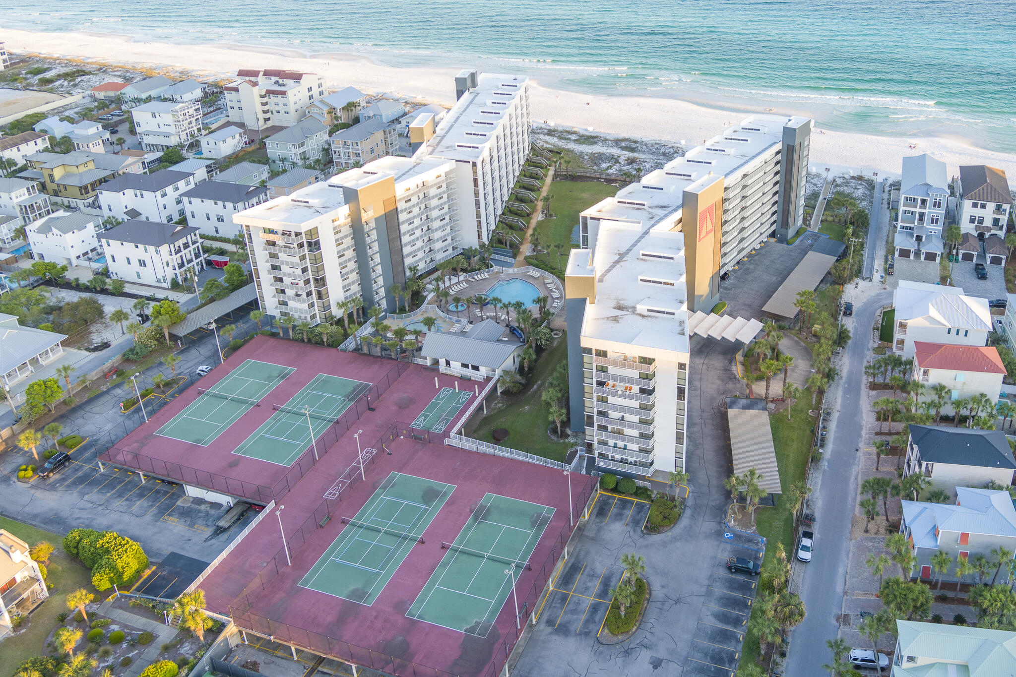 MAINSAIL CONDO PH 5 - Residential