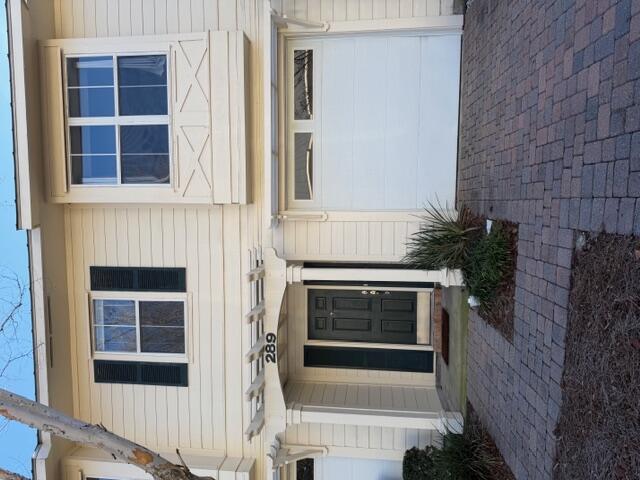 Spacious three-bedroom, 2.5-bath townhome located in the heart of Destin, close to shopping, dining, and beaches.
The kitchen features stainless steel appliances and opens to a bright living area. Travertine flooring runs throughout the entire first floor, as well as the upstairs hallway and bathrooms, giving the home a clean and upscale feel.
All bedrooms are located upstairs and are carpeted for comfort. The large master bedroom includes a walk-in closet and a private master bathroom. Two additional guest bedrooms share a full guest bathroom. Washer and dryer are conveniently located upstairs near the bedrooms.

Additional features include a one-car garage and a private, covered patio in the back—perfect for relaxing or entertaining.