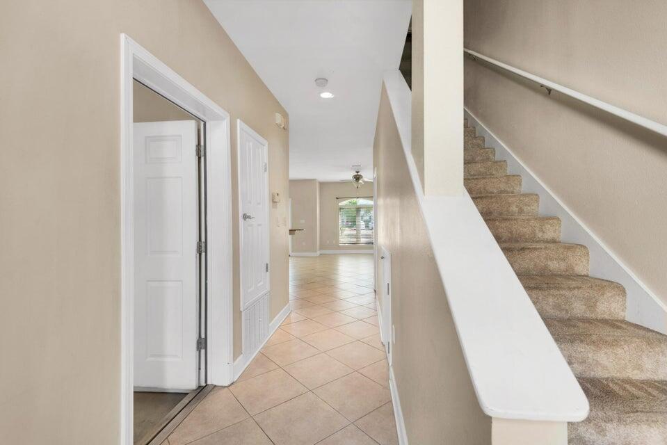 SHELL HARBOR CONDOMI - Residential Lease