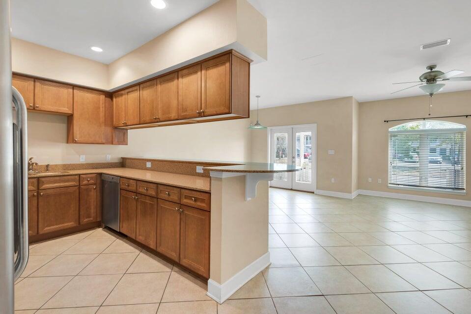 SHELL HARBOR CONDOMI - Residential Lease