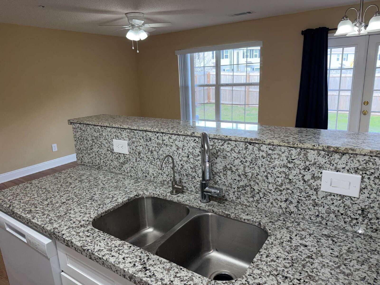 ROLLING PINES - Residential Lease