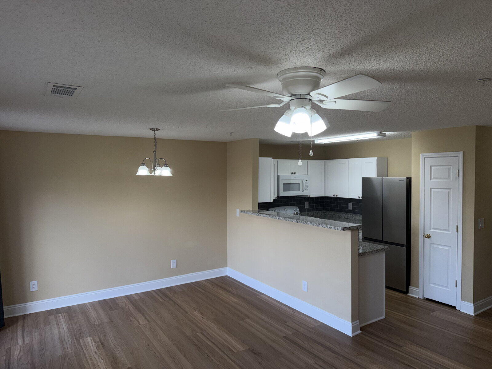 ROLLING PINES - Residential Lease