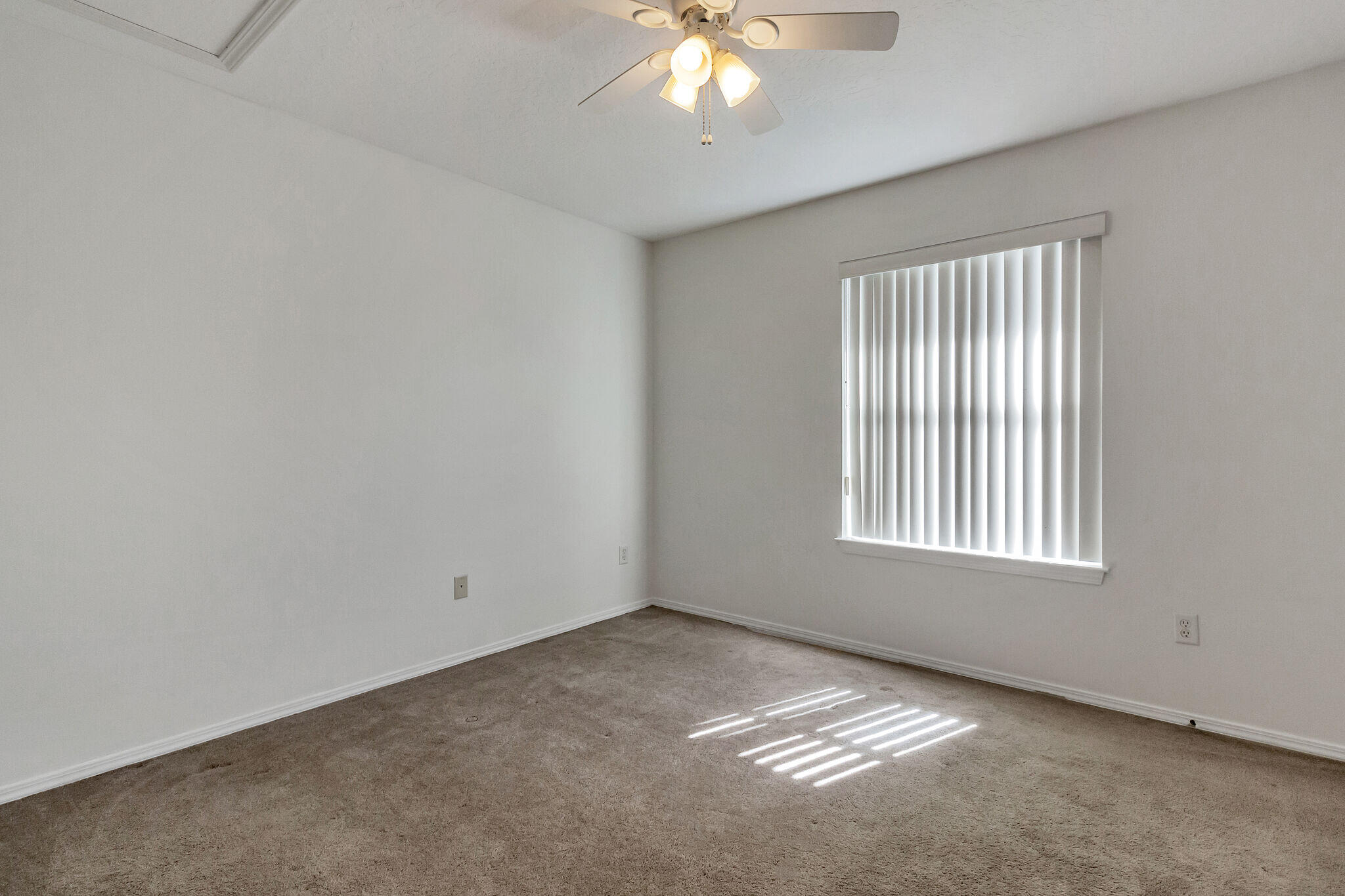 SHAY LIN TOWN HOMES - Residential