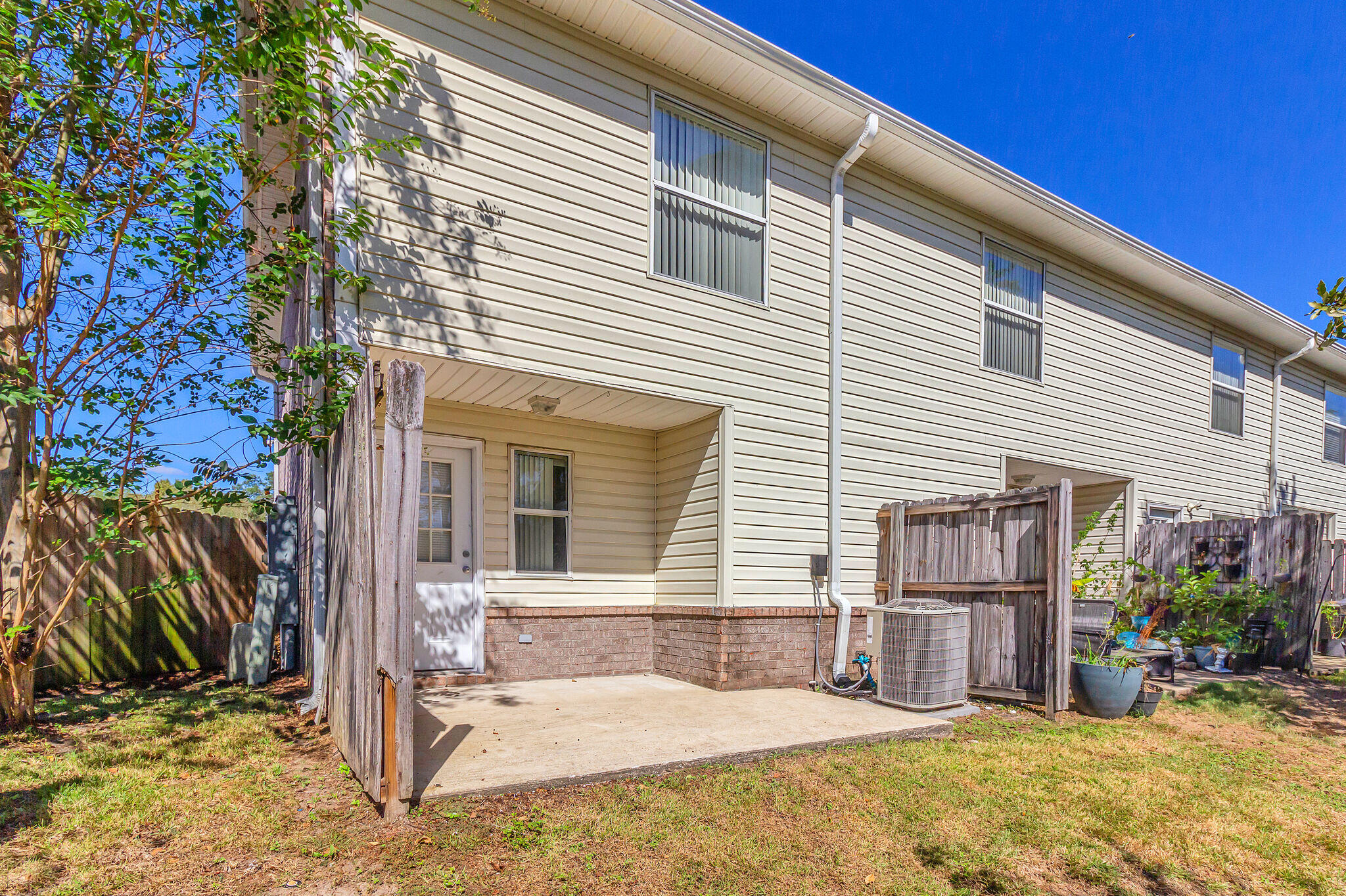 SHAY LIN TOWN HOMES - Residential