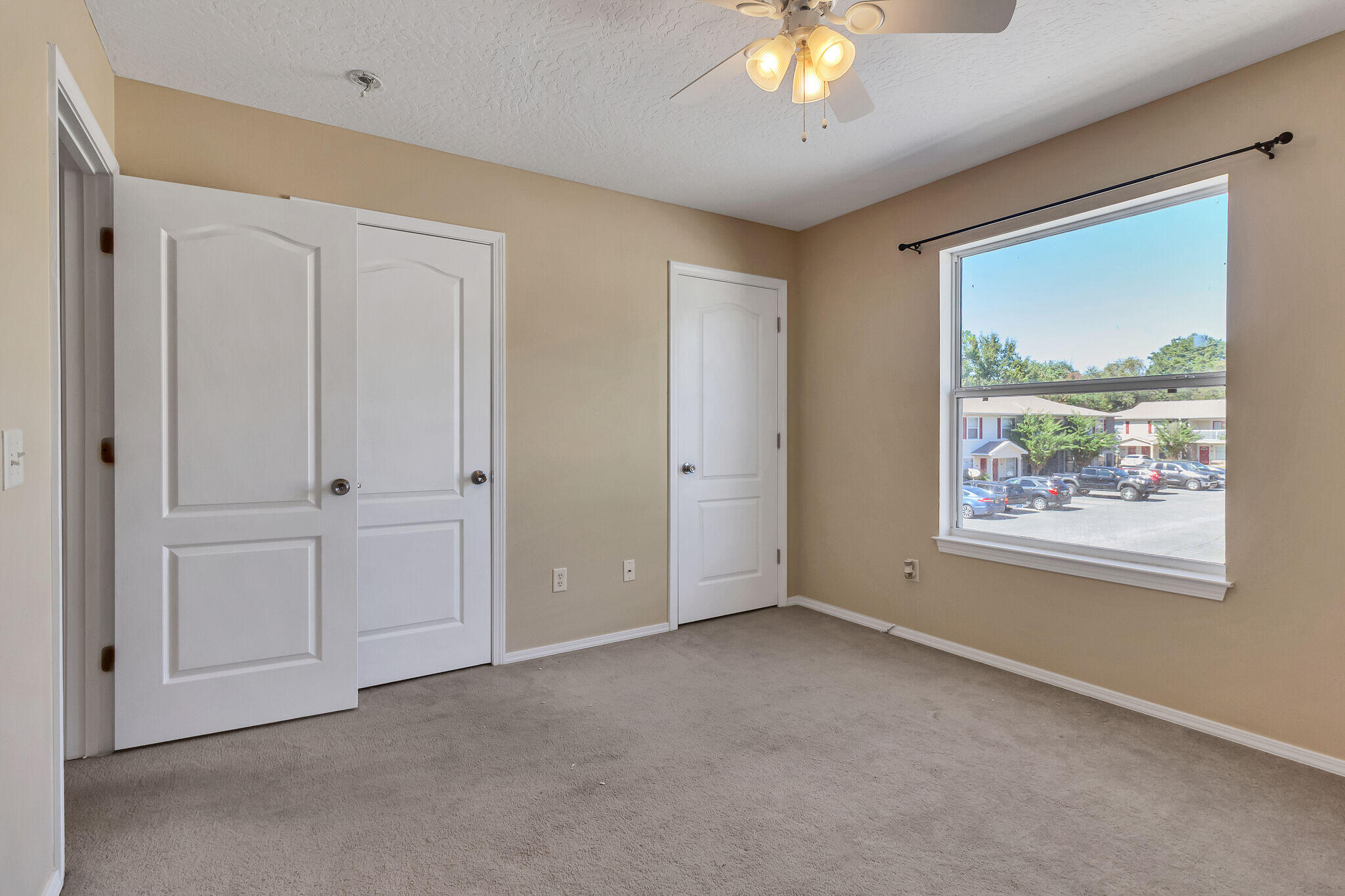 SHAY LIN TOWN HOMES - Residential