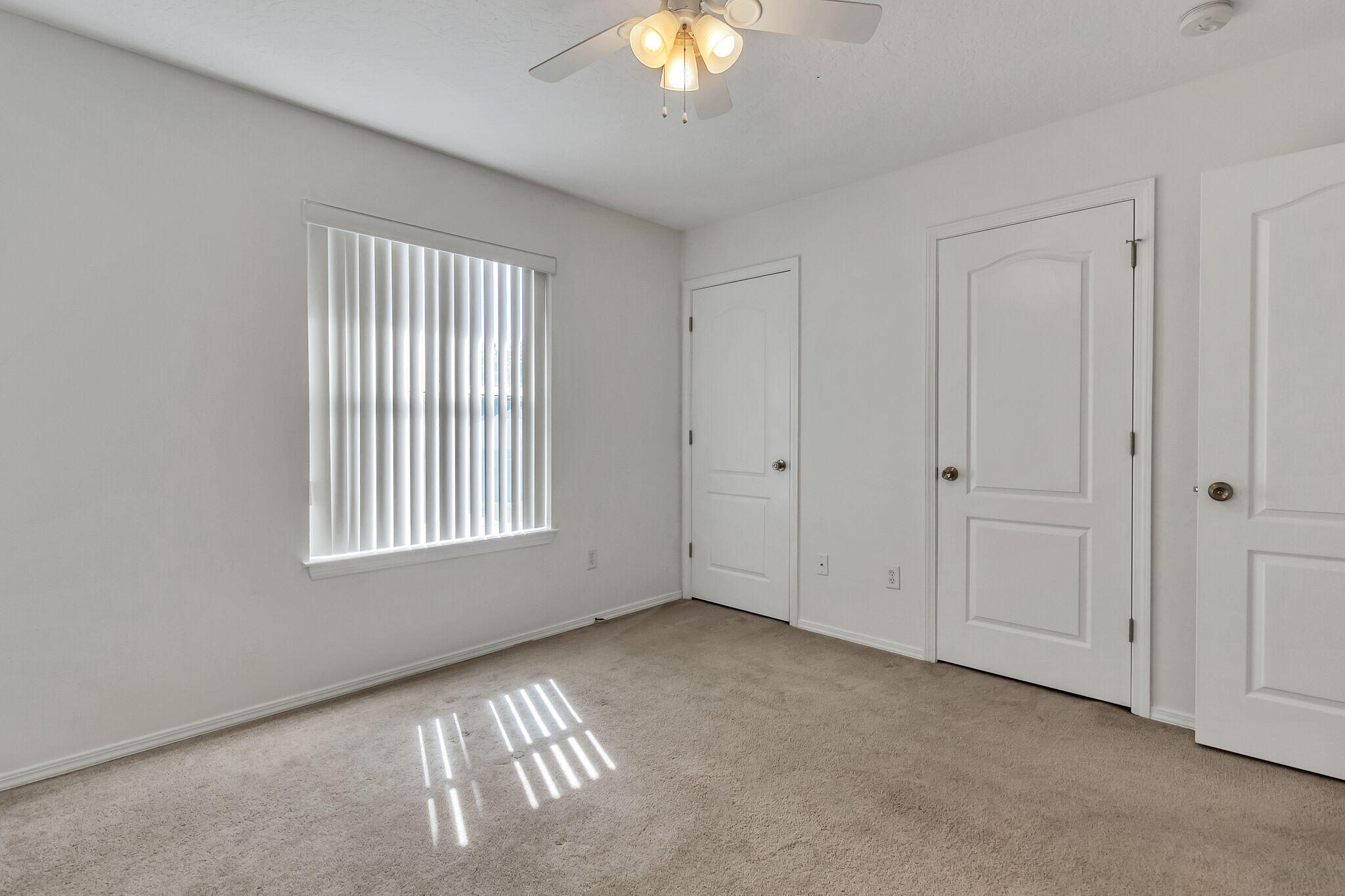 SHAY LIN TOWN HOMES - Residential