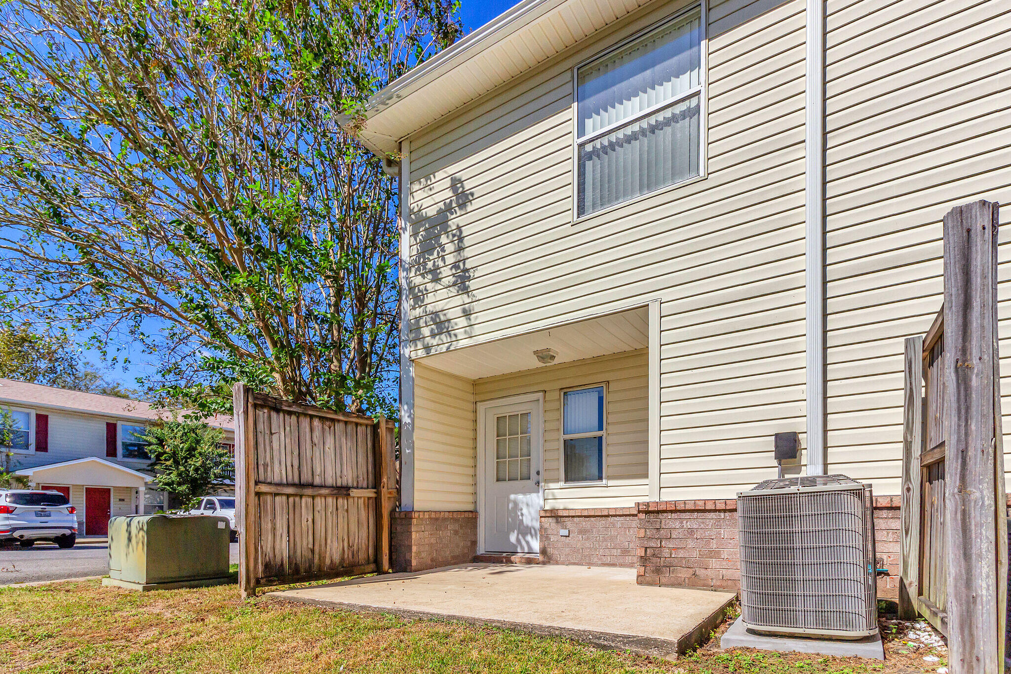 SHAY LIN TOWN HOMES - Residential
