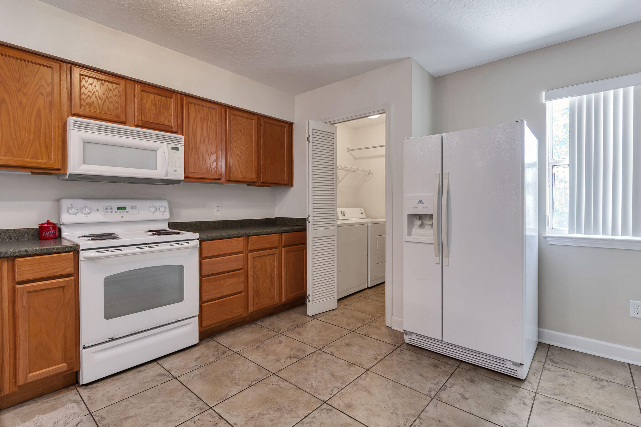 SHAY LIN TOWN HOMES - Residential