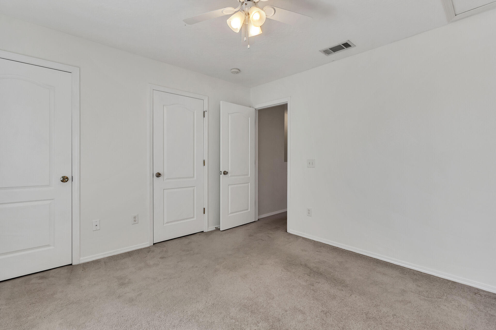 SHAY LIN TOWN HOMES - Residential