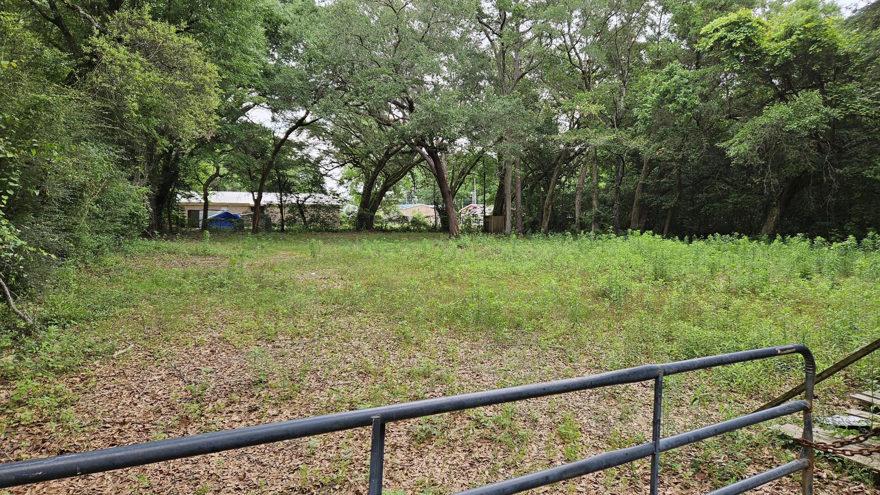 NO RECORDED SUBDIVISION - Land