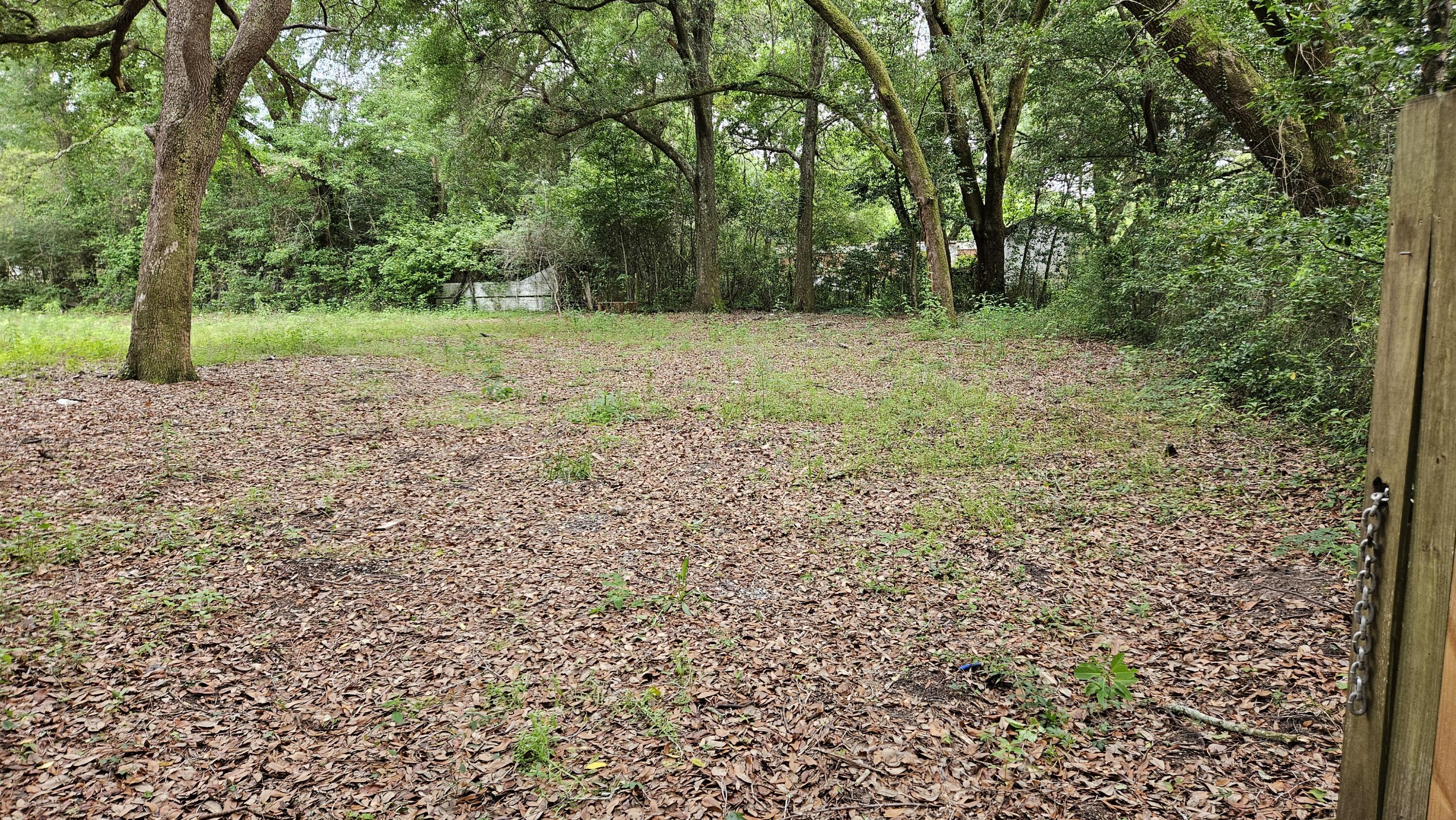 NO RECORDED SUBDIVISION - Land