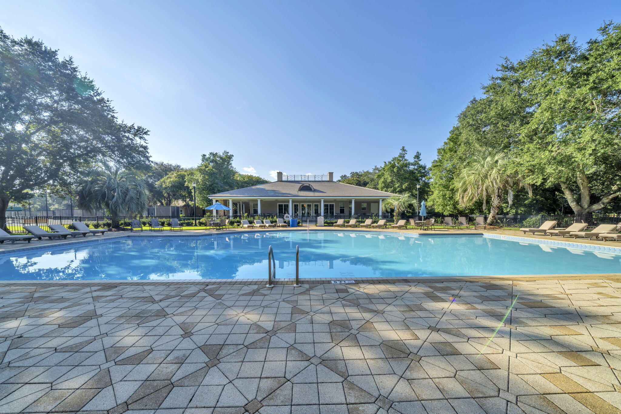 KELLY PLANTATION - Residential