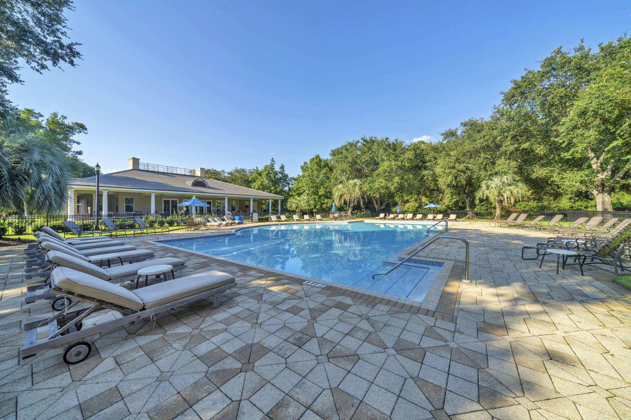 KELLY PLANTATION - Residential