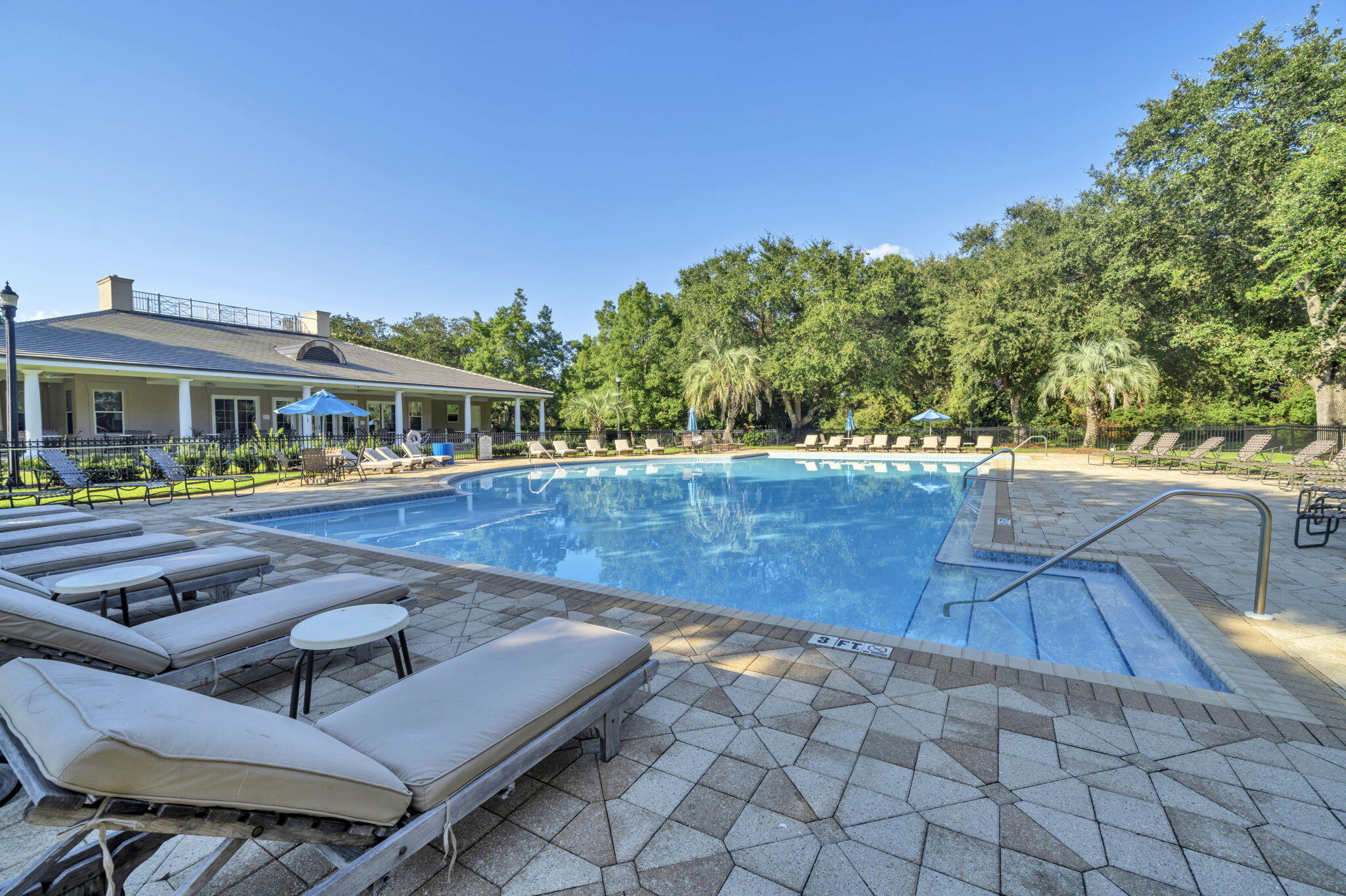 KELLY PLANTATION - Residential