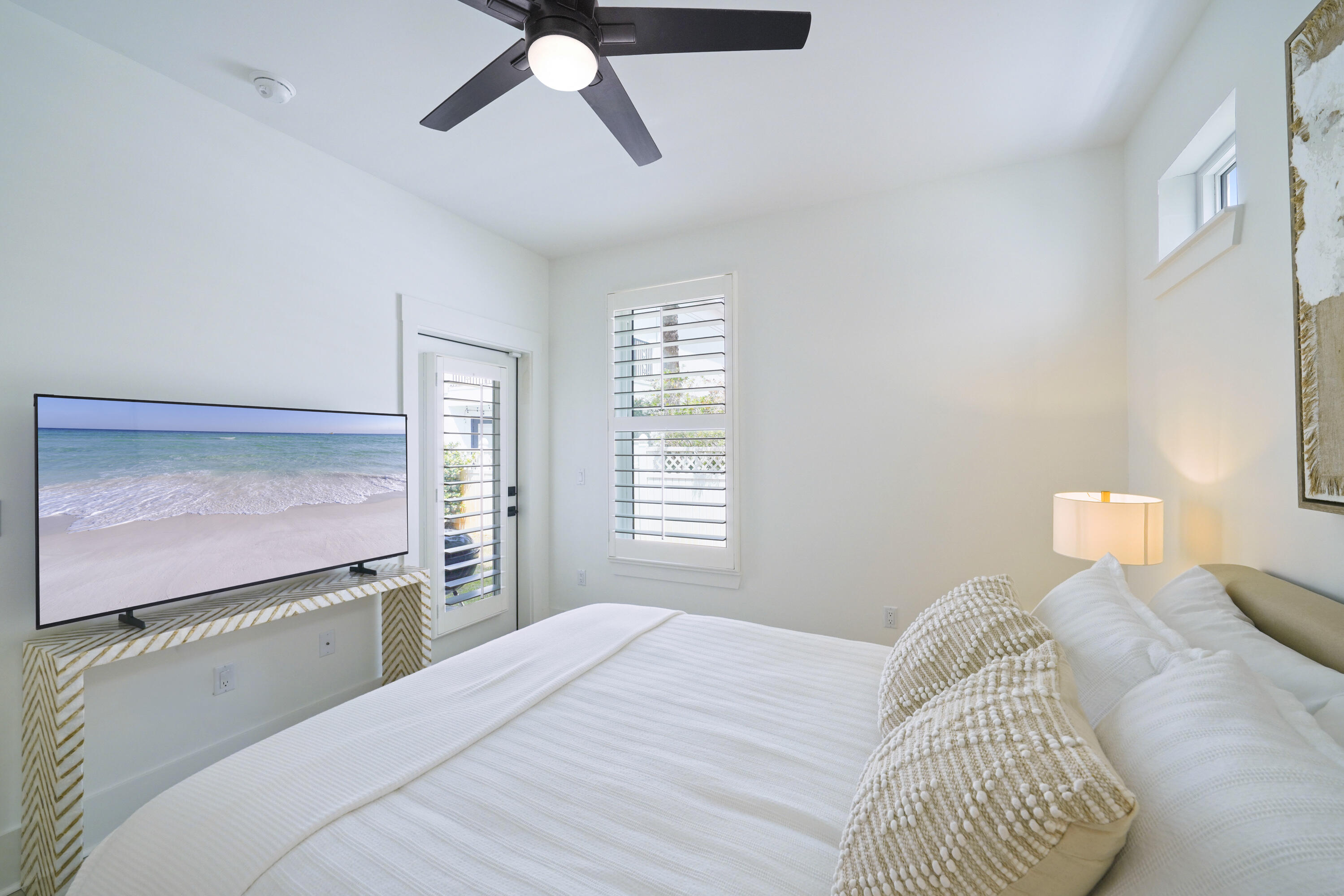 CALUSA BAY S/D - Residential Lease