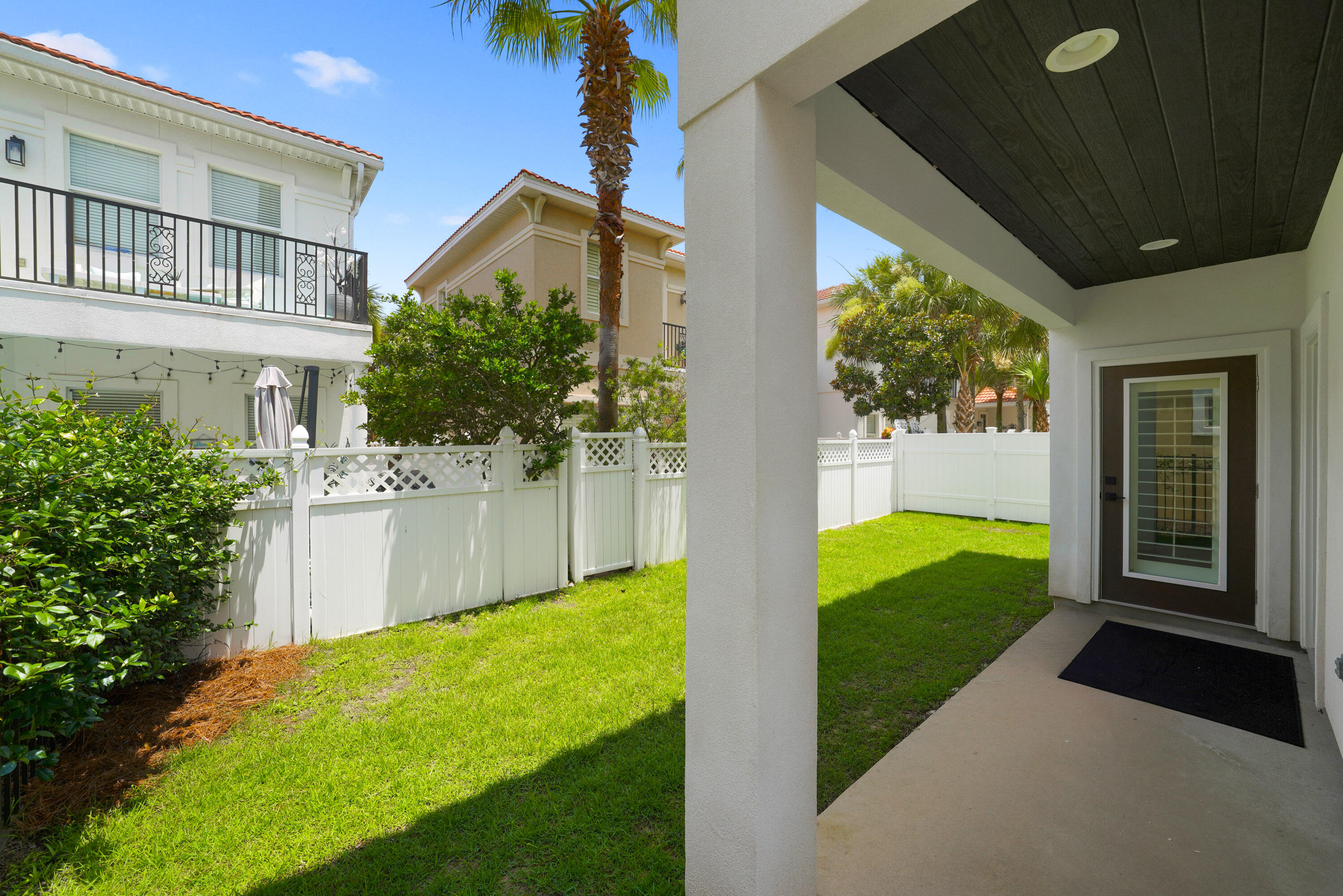 CALUSA BAY S/D - Residential Lease