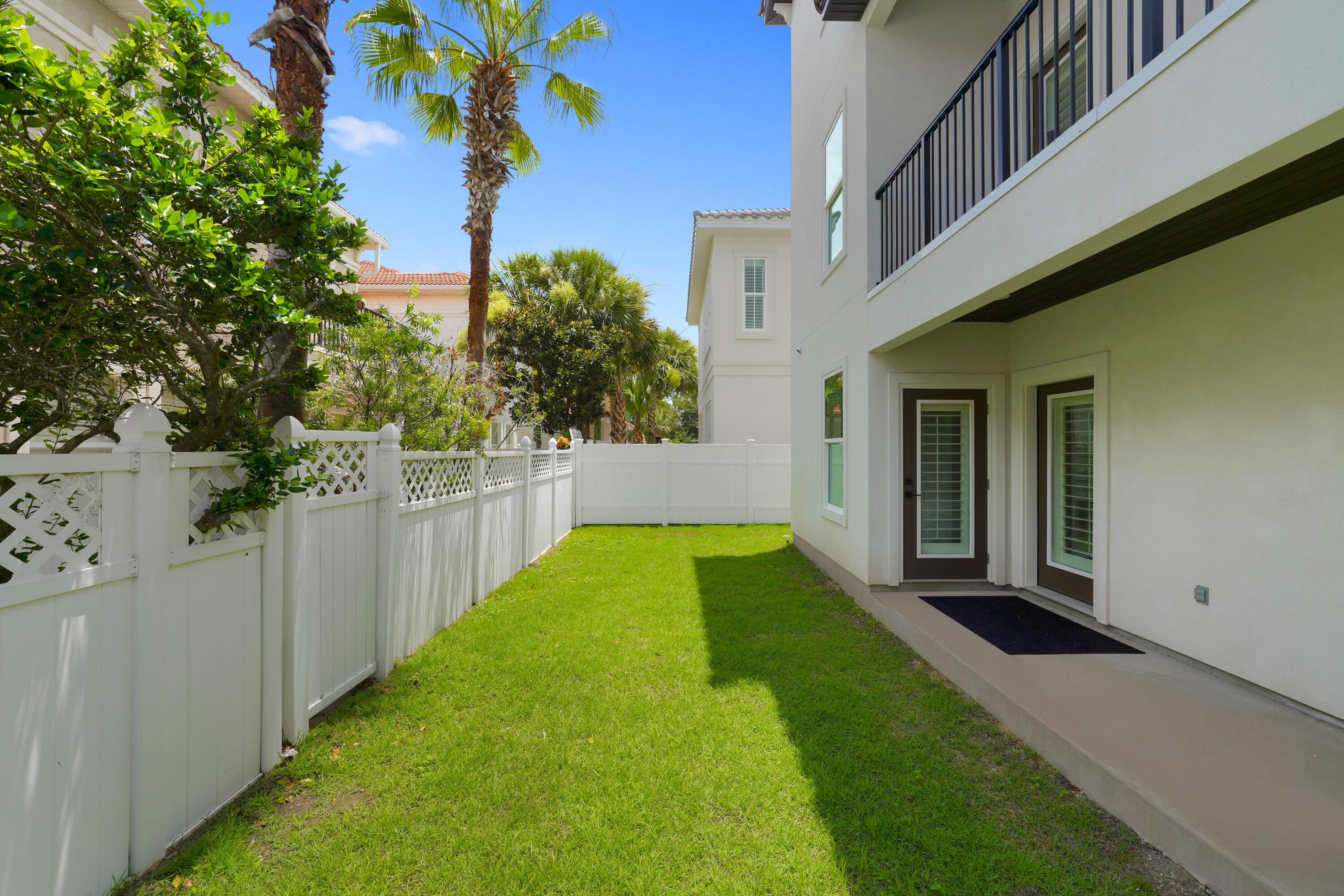 CALUSA BAY S/D - Residential Lease