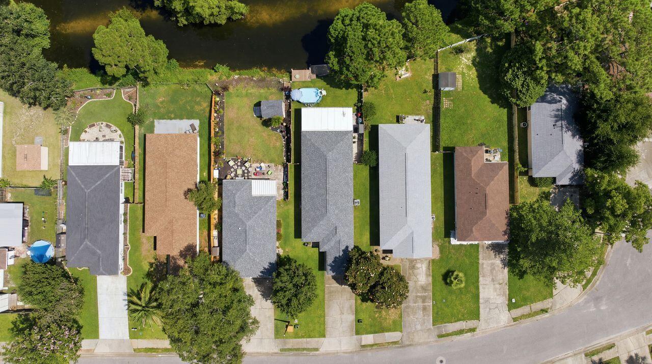 SHADOW LAKES - Residential