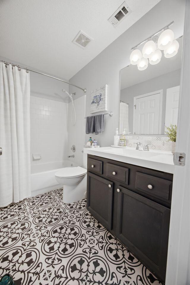 SHADOW LAKES - Residential
