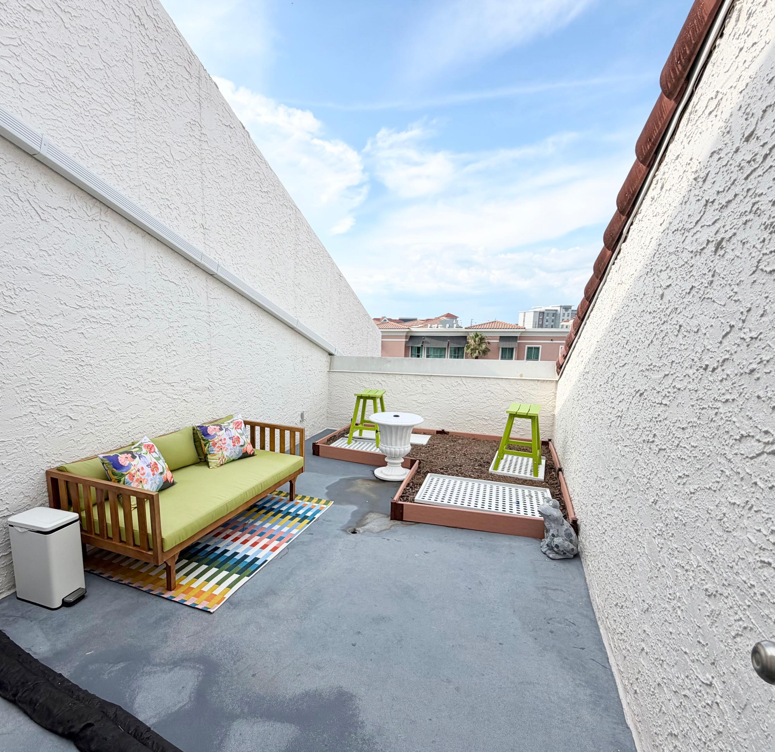 SEAFARER CONDO - Residential