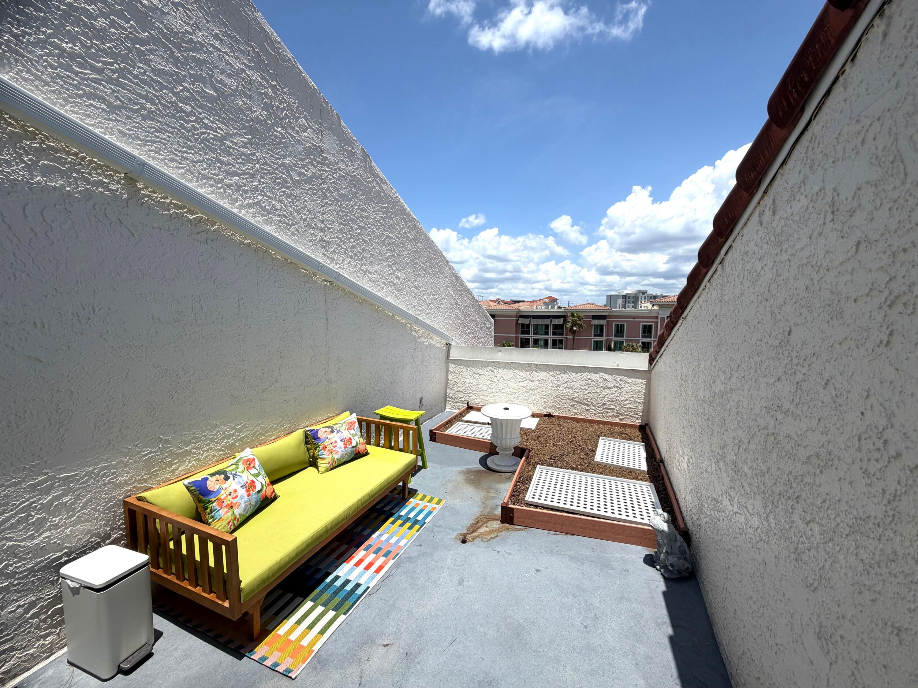 SEAFARER CONDO - Residential
