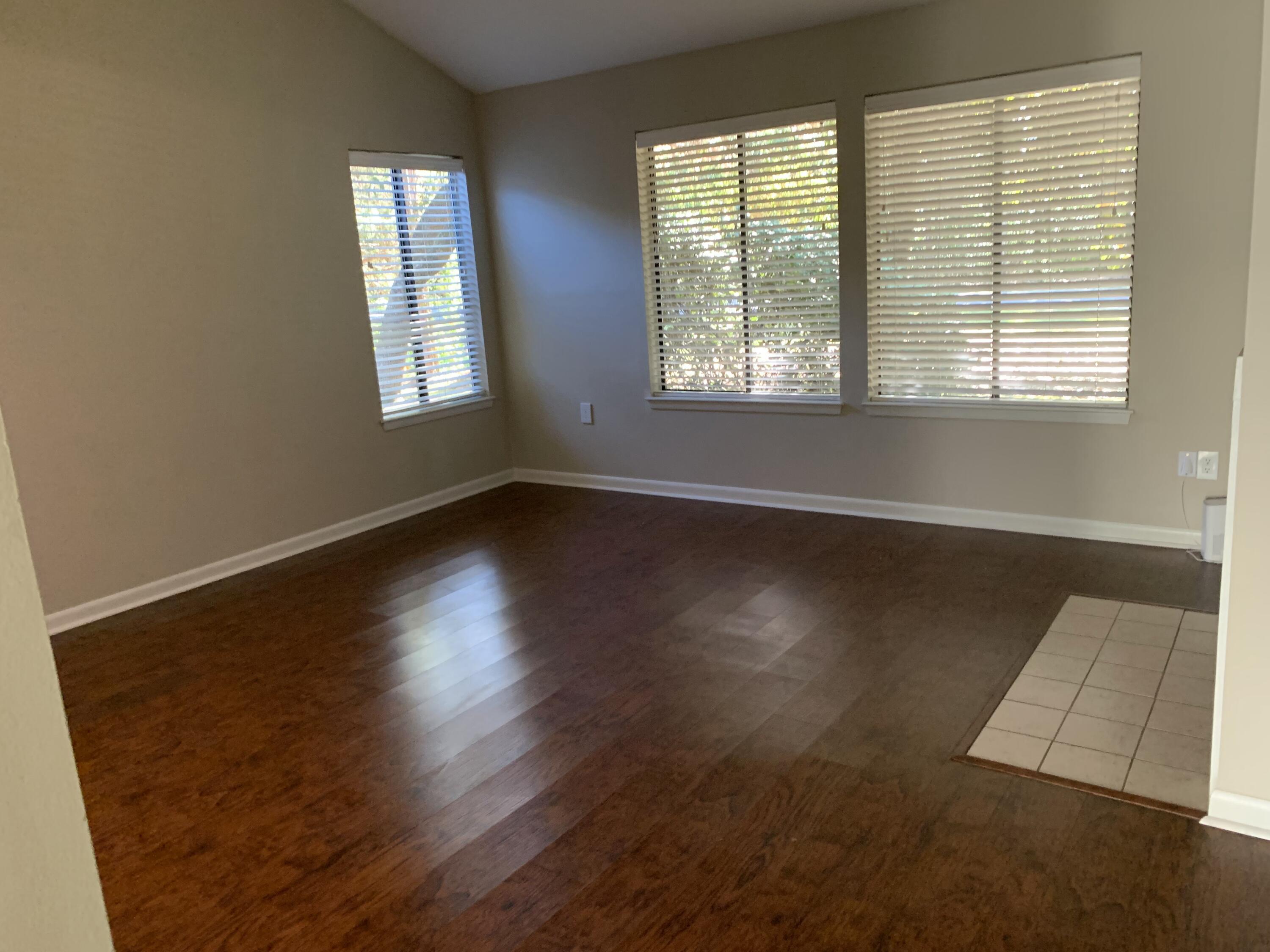 Bluewater Bay / 900 Royal Oak Village - Residential
