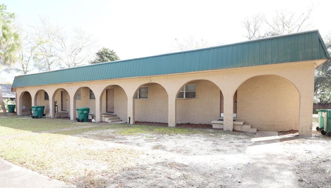 This charming and spacious apartment offers a bright and open living area, perfect for comfortable living and entertaining. The enclosed patio/sunroom provides a great bonus area for relaxation, additional storage, or an extra entertaining space with views of the backyard. Easy access to shopping, dining, schools. This home offers both convenience and comfort. Sorry, no pets allowed. All Coastal Realty Services residents are enrolled in the Resident Benefits Package (RBP) which includes renters insurance, HVAC air filter delivery (for applicable properties) and our best-in-class resident rewards program, and much more! More details upon application.