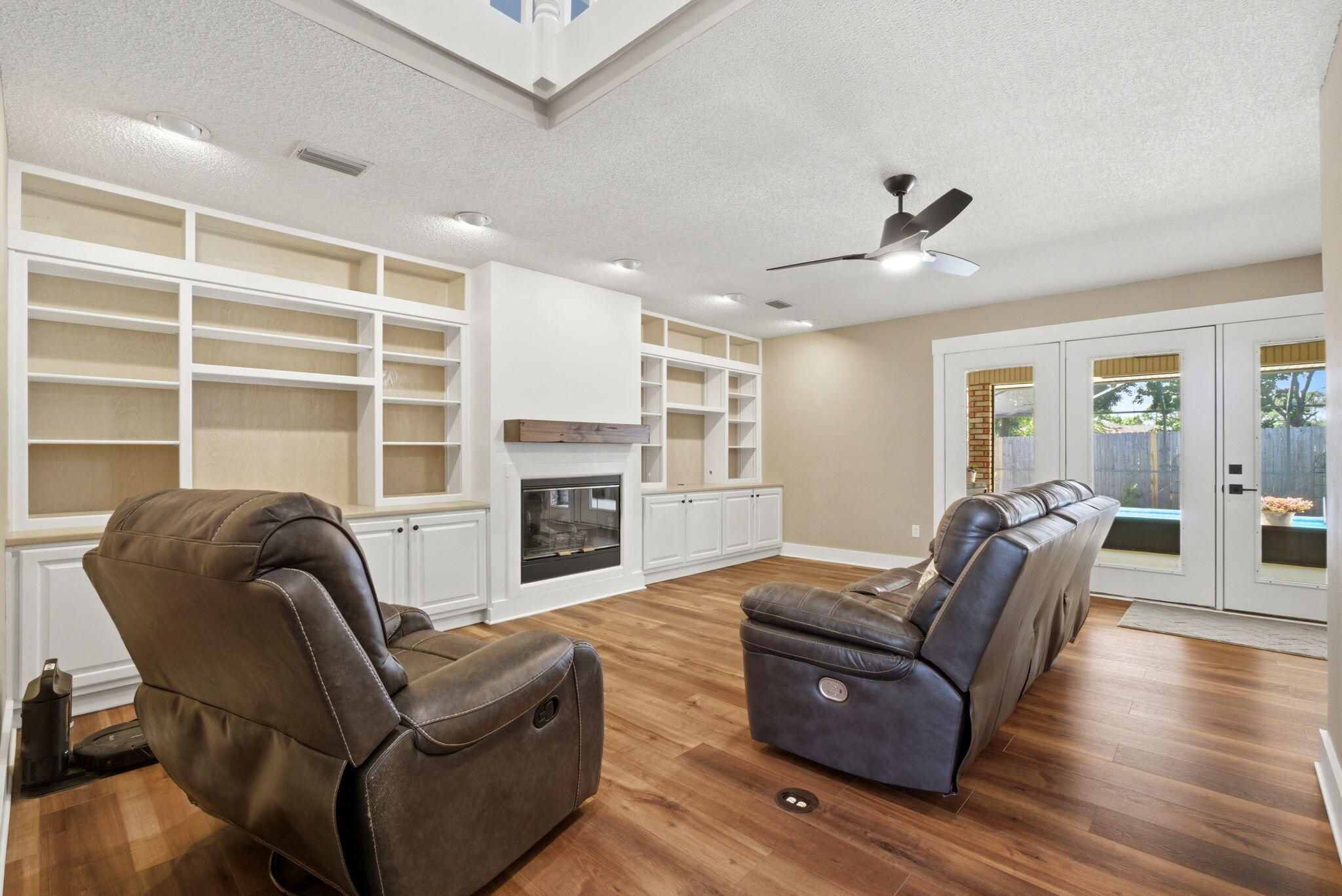 TIGER POINT VILLAGE 1 - 3 - Residential