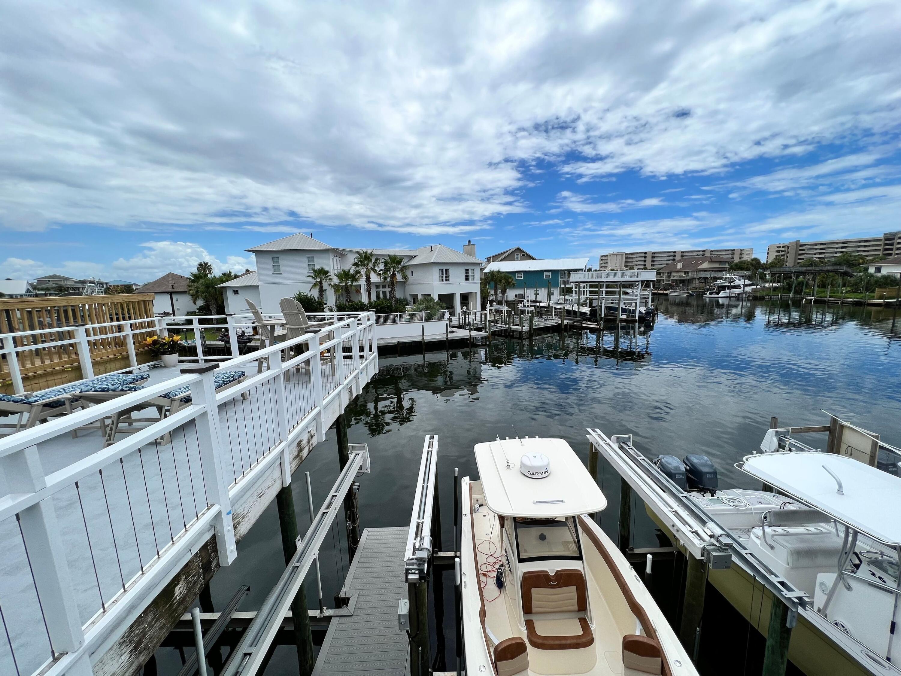 HOLIDAY ISLE - Residential