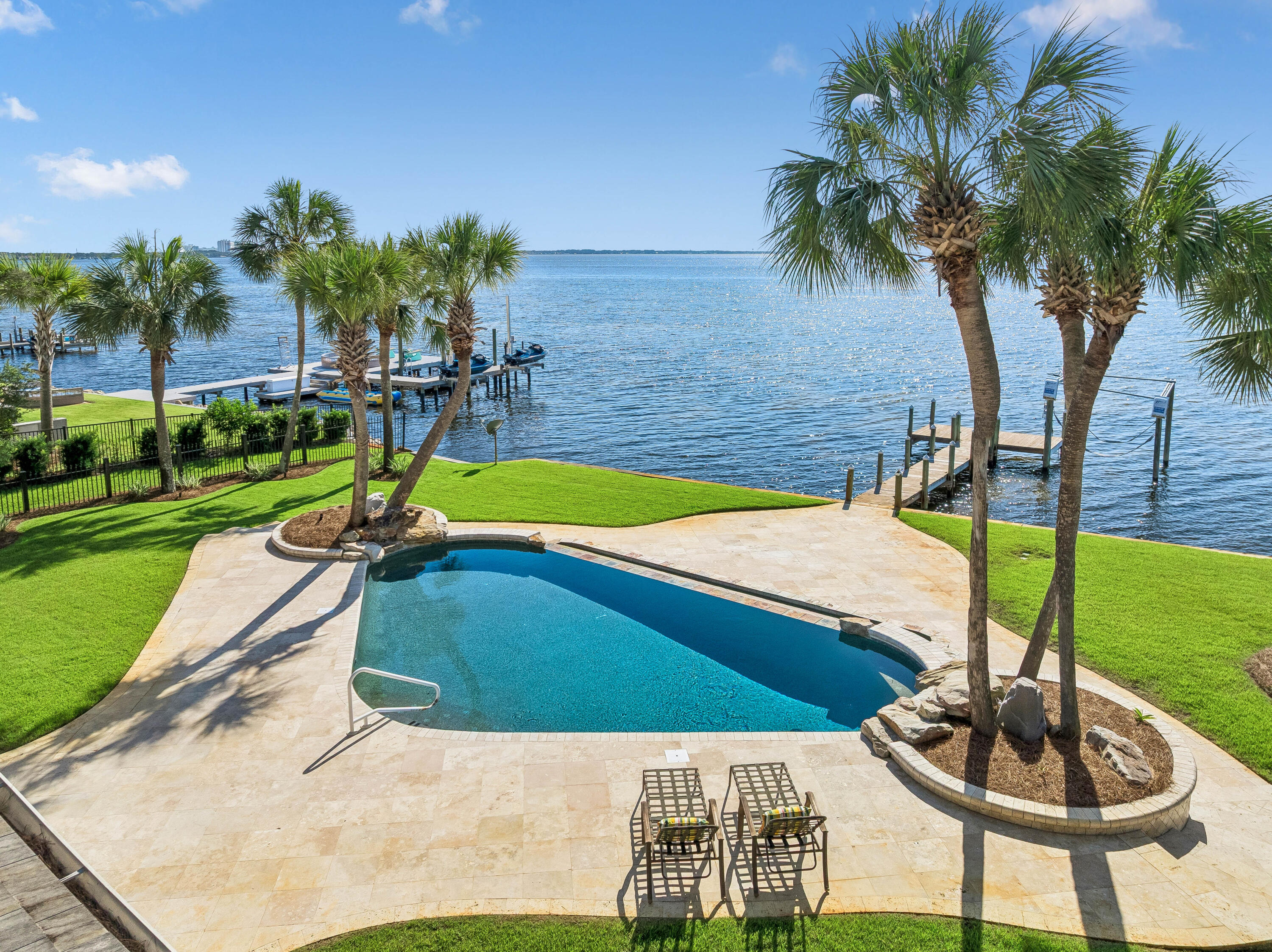 BURNT PINE CIRCLE - Residential