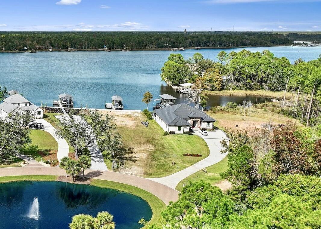 LAGRANGE COVE - Residential