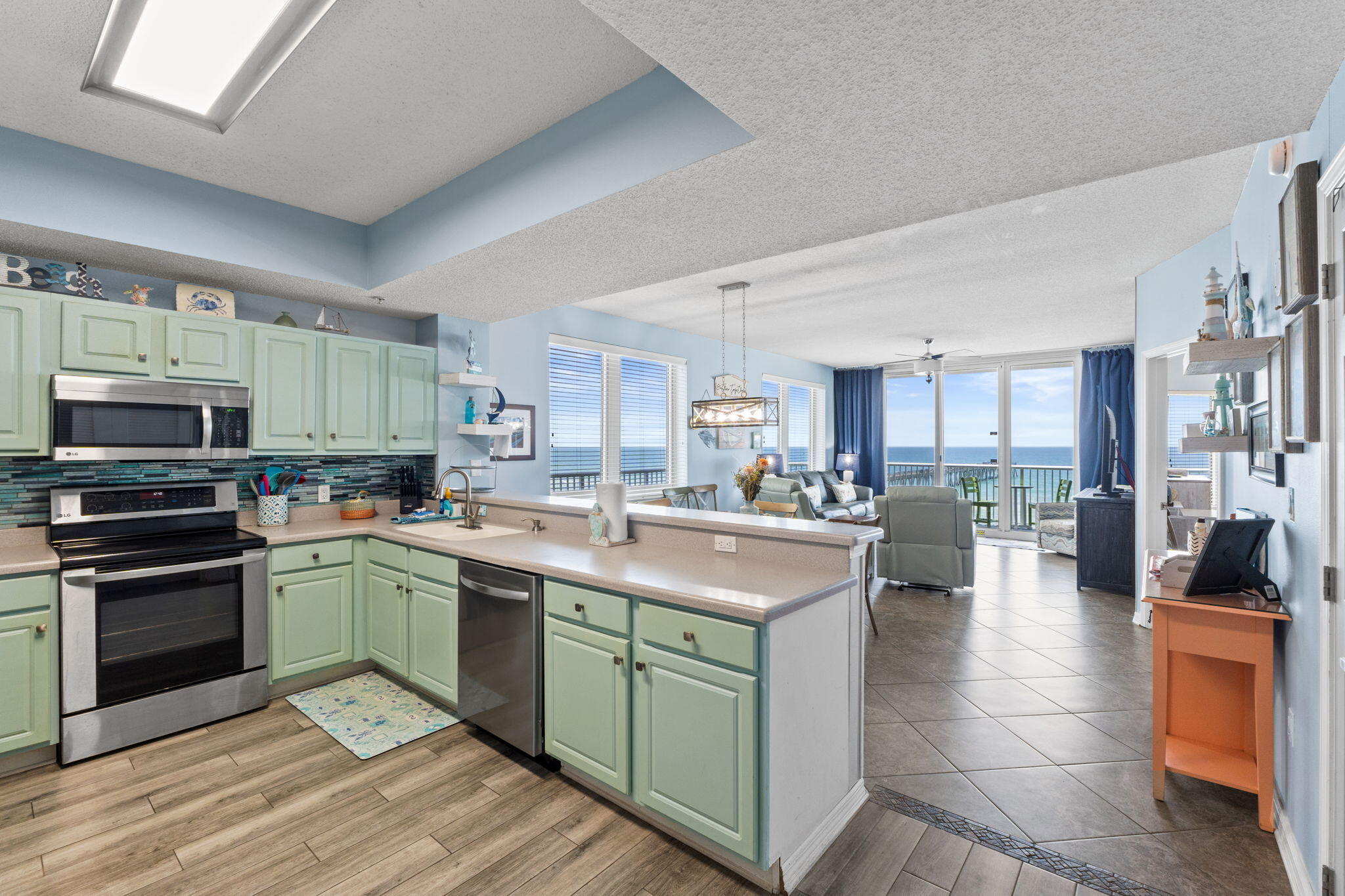 SUMMERWIND CONDOS - Residential