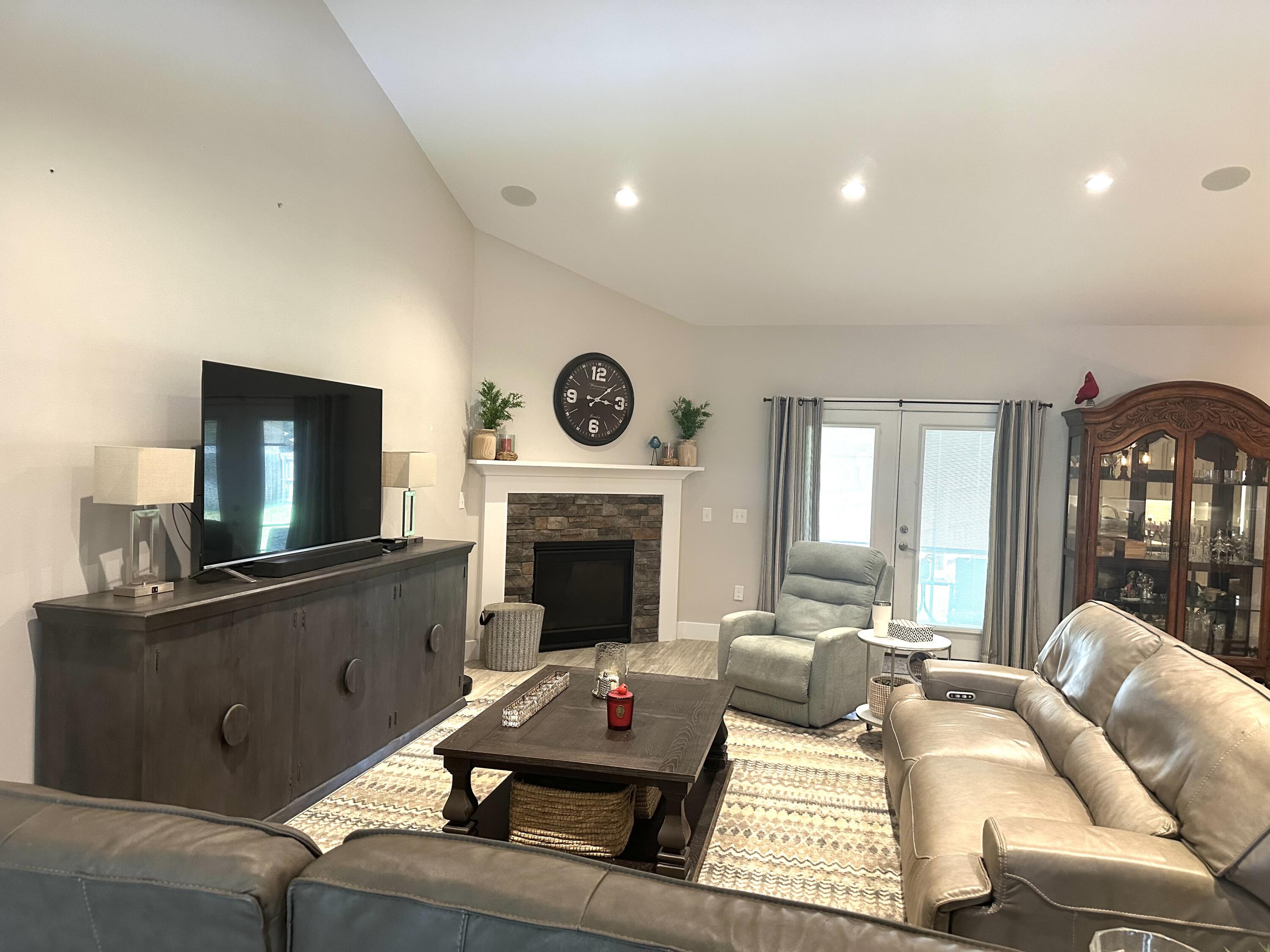 SHADOW PINES S/D - Residential
