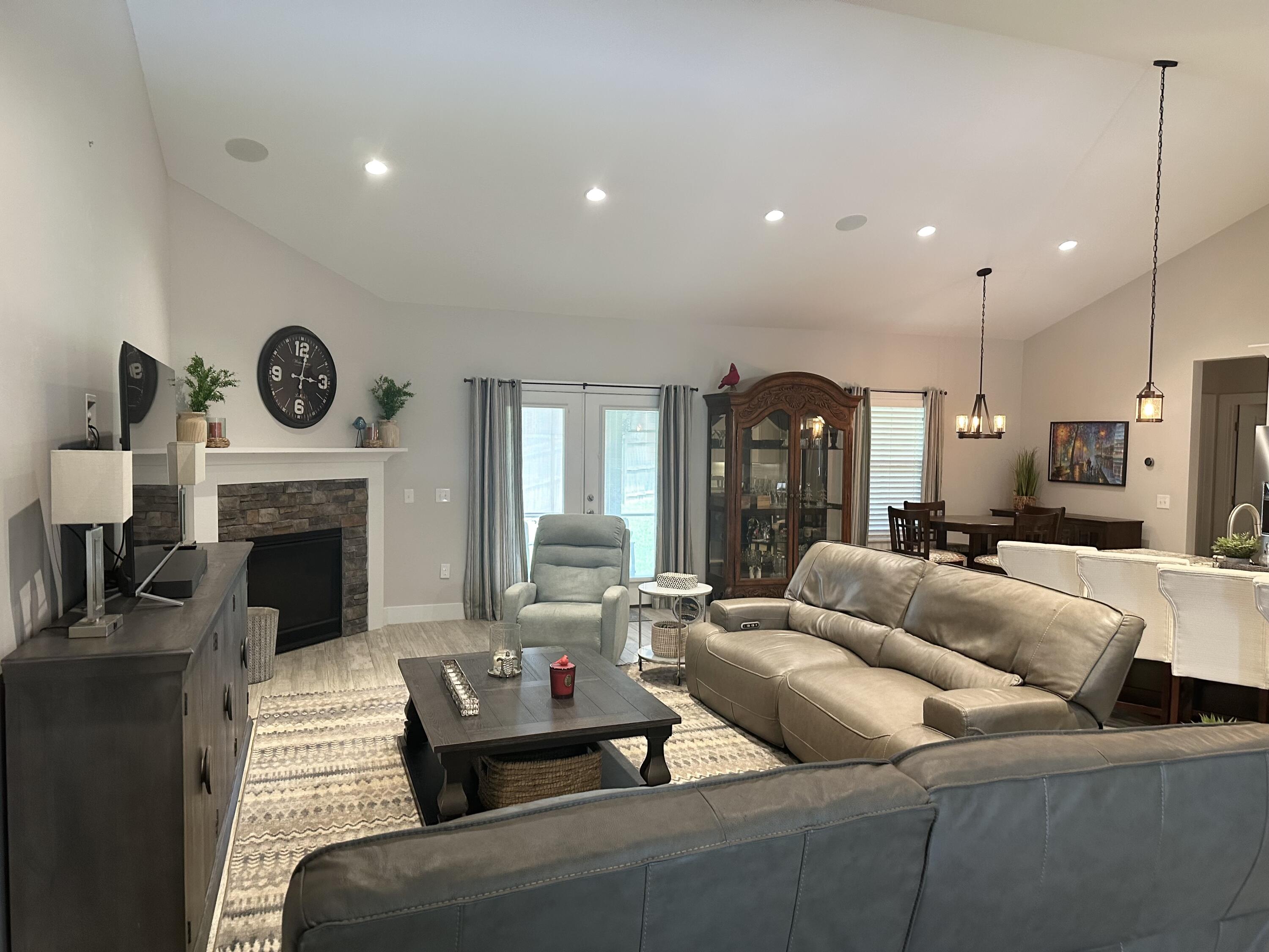 SHADOW PINES S/D - Residential