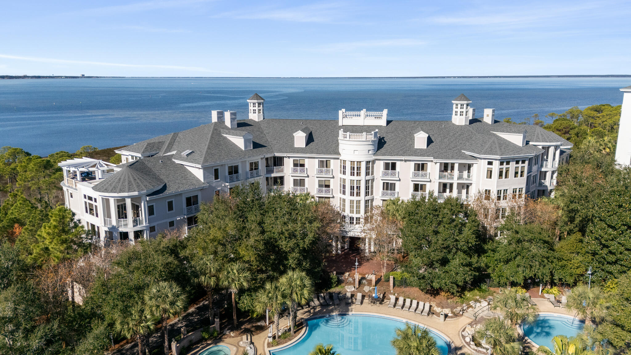 BAHIA CONDO - Residential