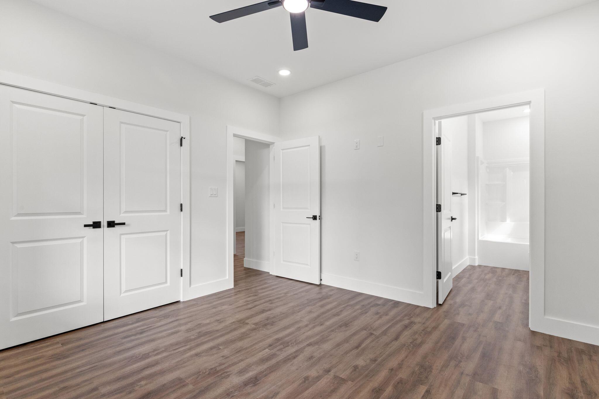 TOWN OF SANTA ROSA - Residential Lease