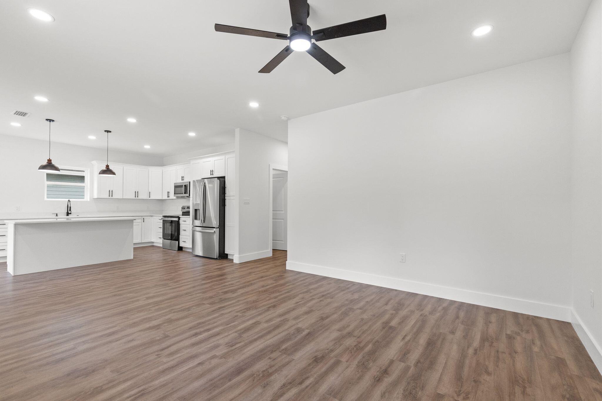 TOWN OF SANTA ROSA - Residential Lease