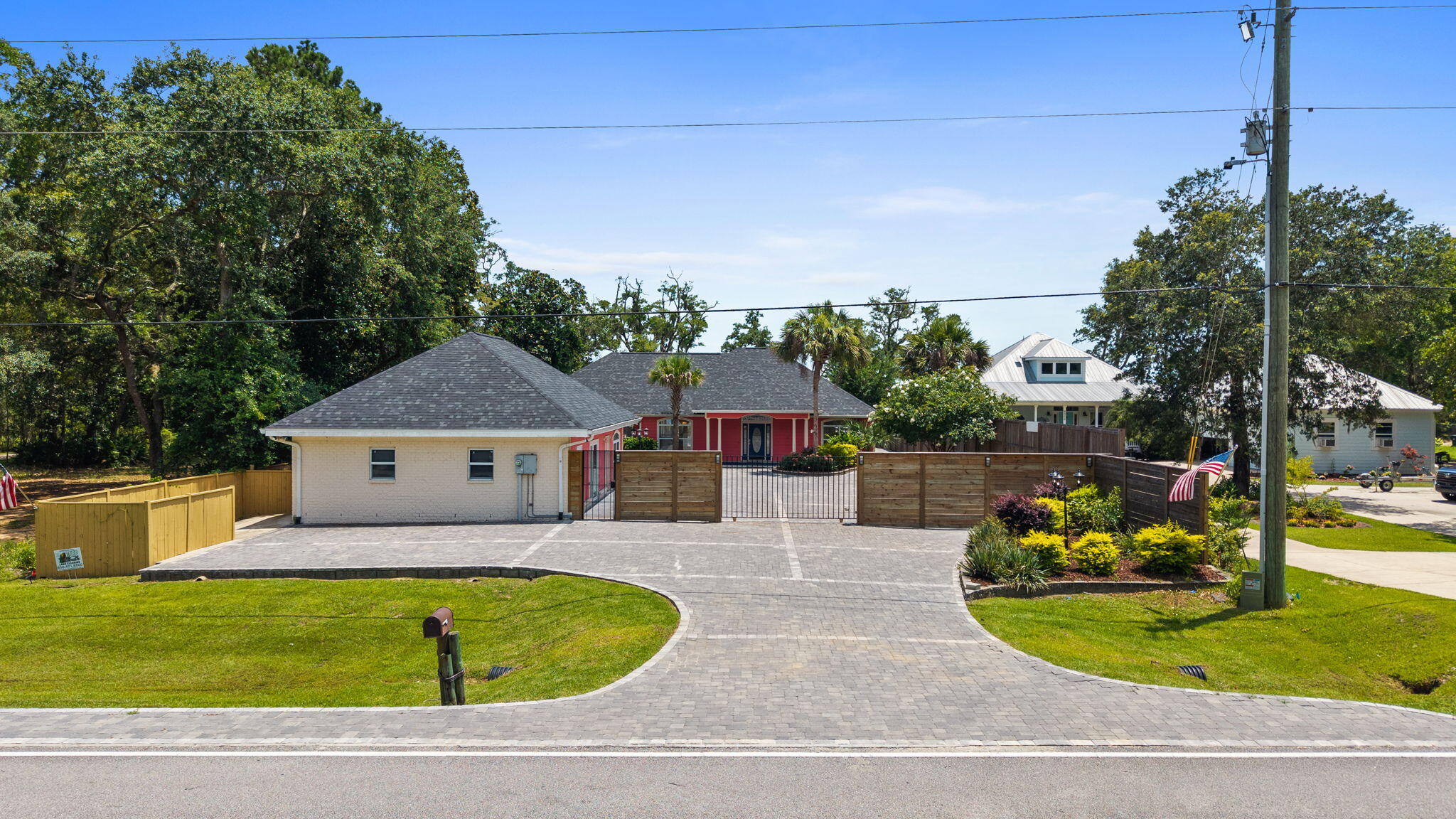NO RECORDED SUBDIVISION - Residential