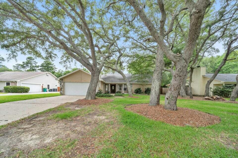 Gorgeous renovated home in Bluewater Bay with .37 lot. Bluewater Bay is known for their walking paths, swimming pools, tennis, golf, marina, schools & shopping close by, start living the Bluewater lifestyle you've always wanted.  The bright, spacious Great rm, w/10 ft ceil, arched walkways & angled whitewashed fireplace takes center stage.  Offering an open floor plan w/several 'flex' spaces, there's plenty of room for a formal dining, 2nd liv area, office, play or workout rm.  Freshly painted walls & newly buffed tile floors provide an open, airy space.  Beautiful granite counters w/eating bar & SS appl accent the newer kitchen w/adjoining dining area.  You'll love the huge master w/plenty of rm for an office or sitting area & updated maser bath w/walk-in closet. This home truly has it all! Roof and water heater 2023, HVAC 2018.
