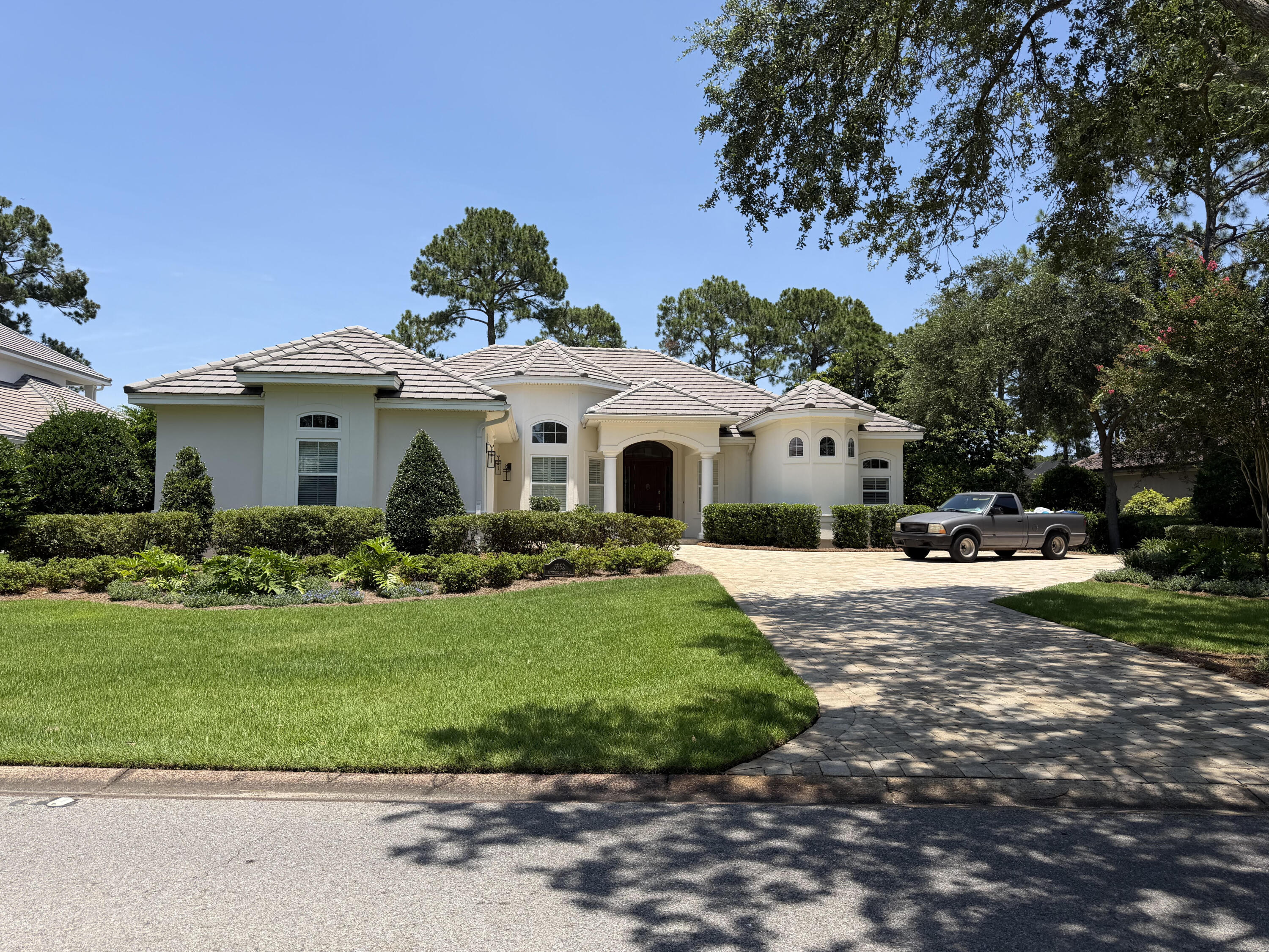 BAYTOWNE AVENUE - Residential