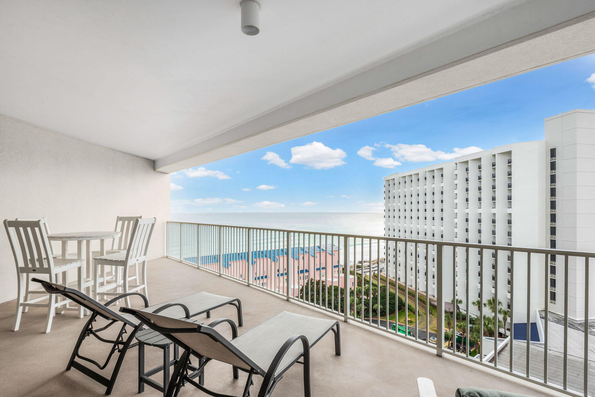 TIDES AT TOPS'L - Residential