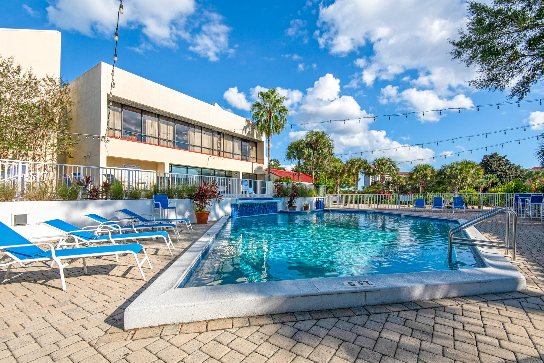 TIDES AT TOPS'L - Residential